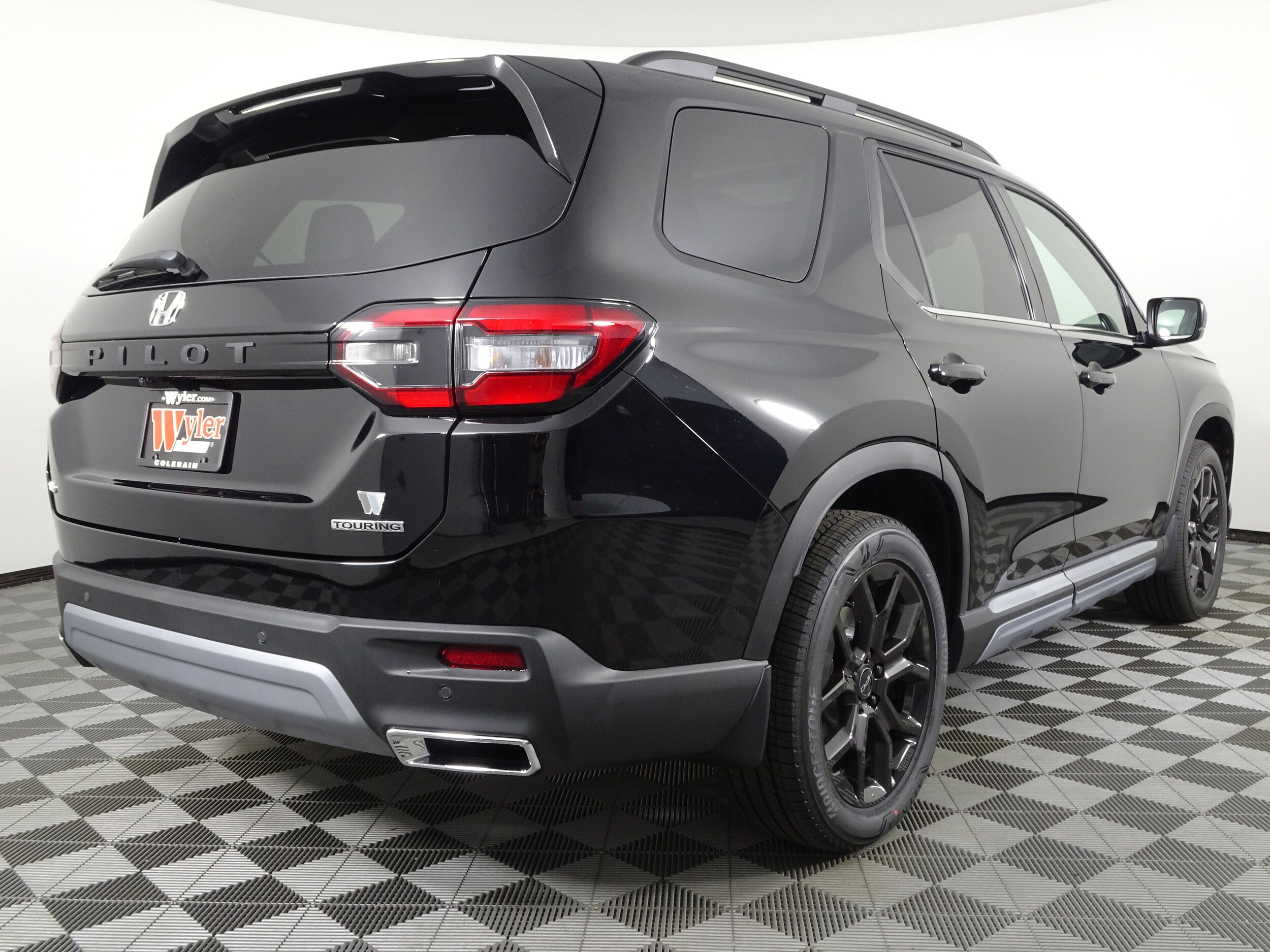 2025 Honda Pilot Touring photo 3