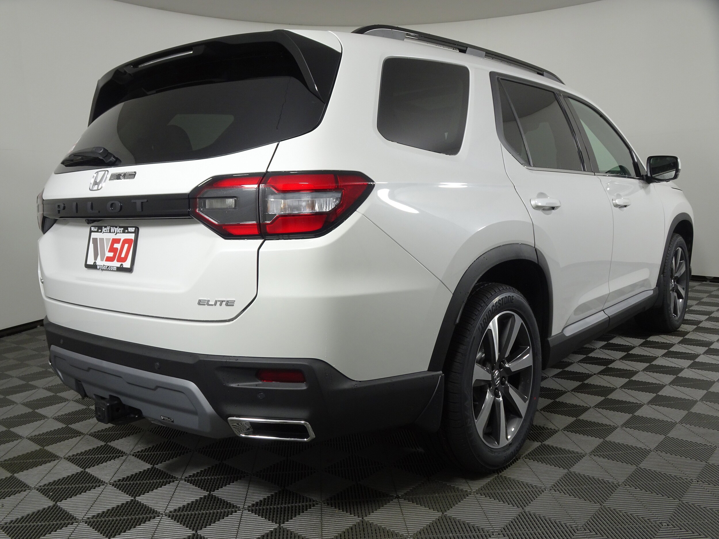 2025 Honda Pilot Elite photo 3