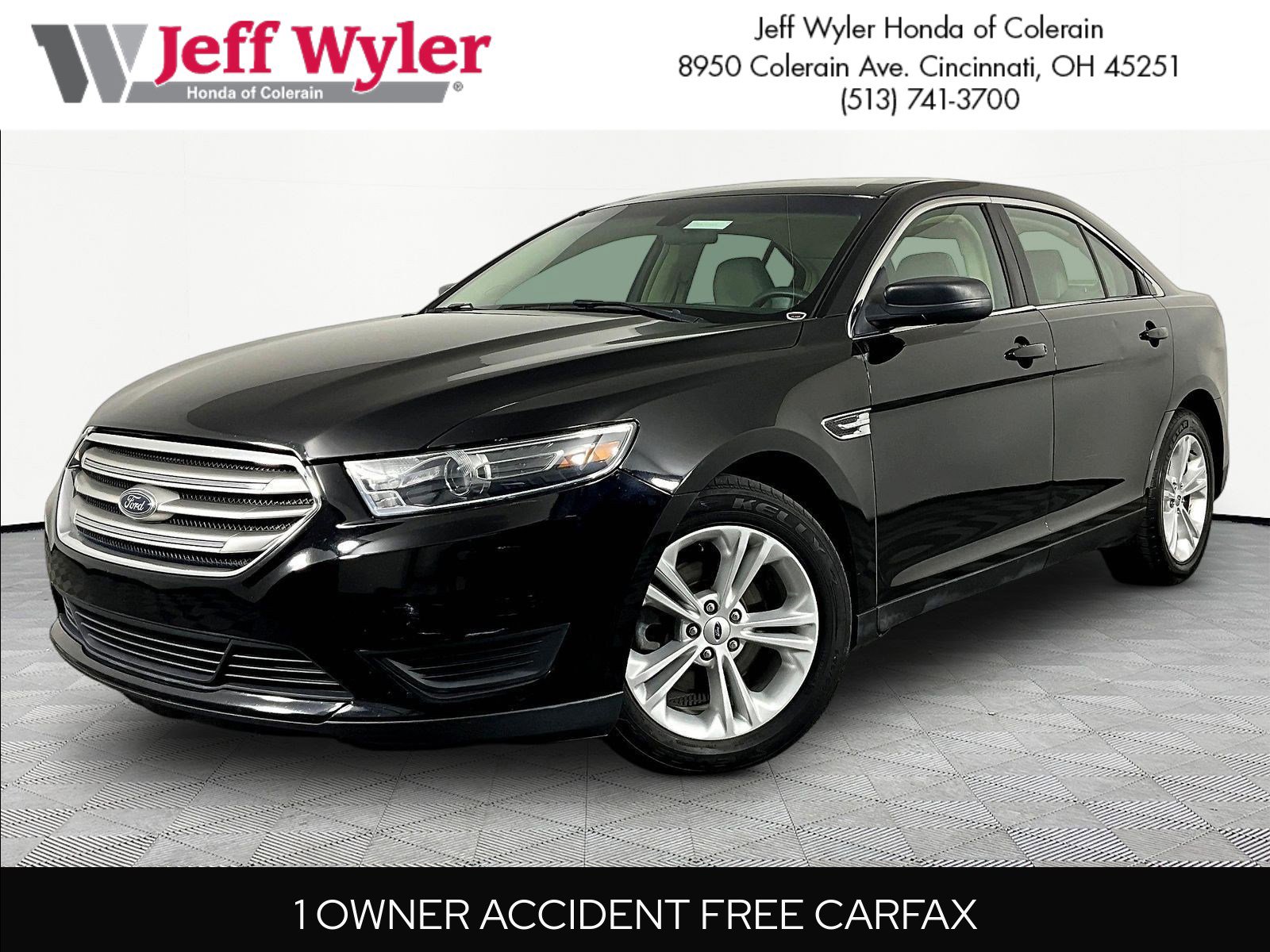 2017 Ford Taurus SE FWD's photo