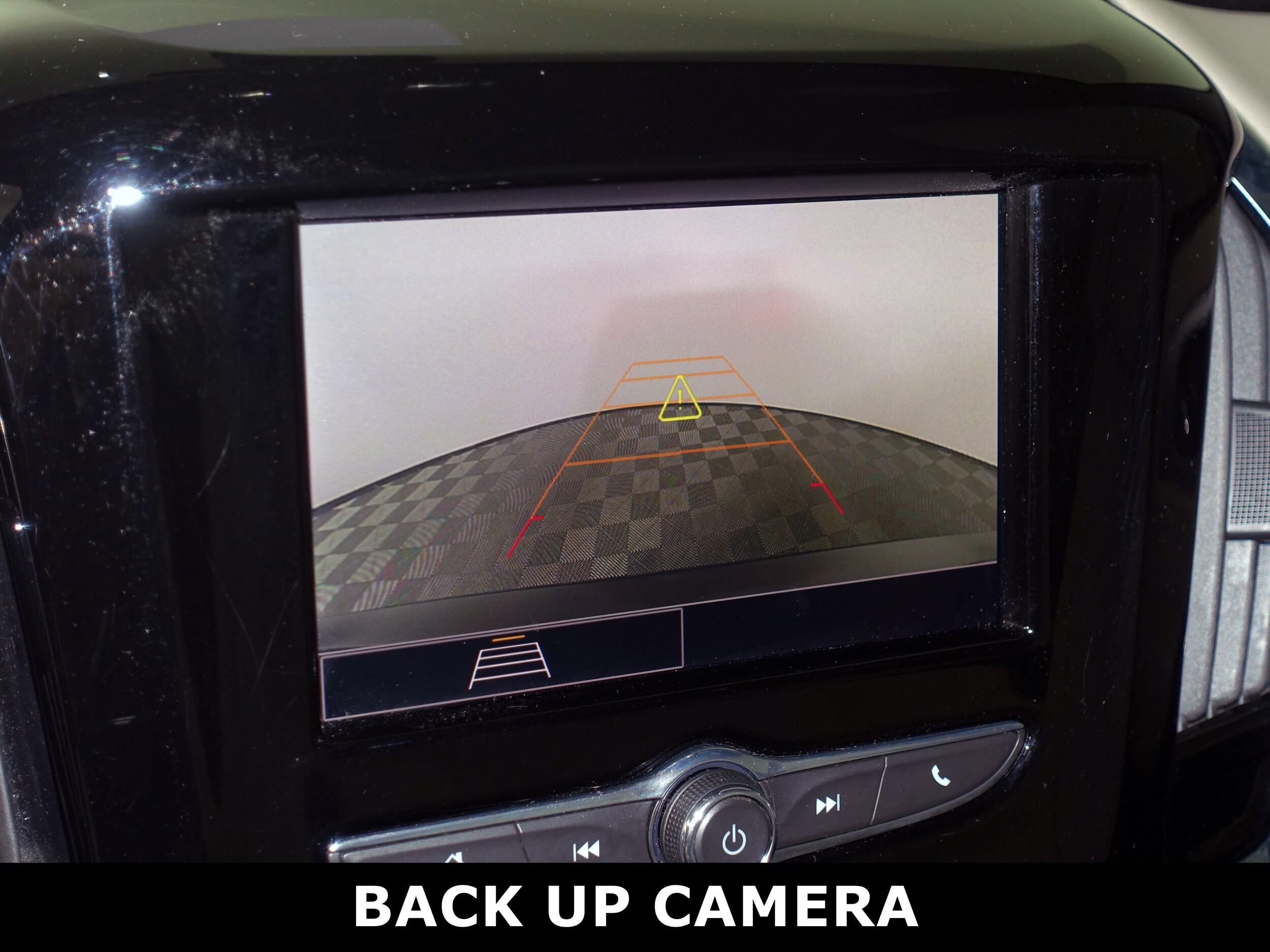 2022 Chevrolet Traverse LS photo 3