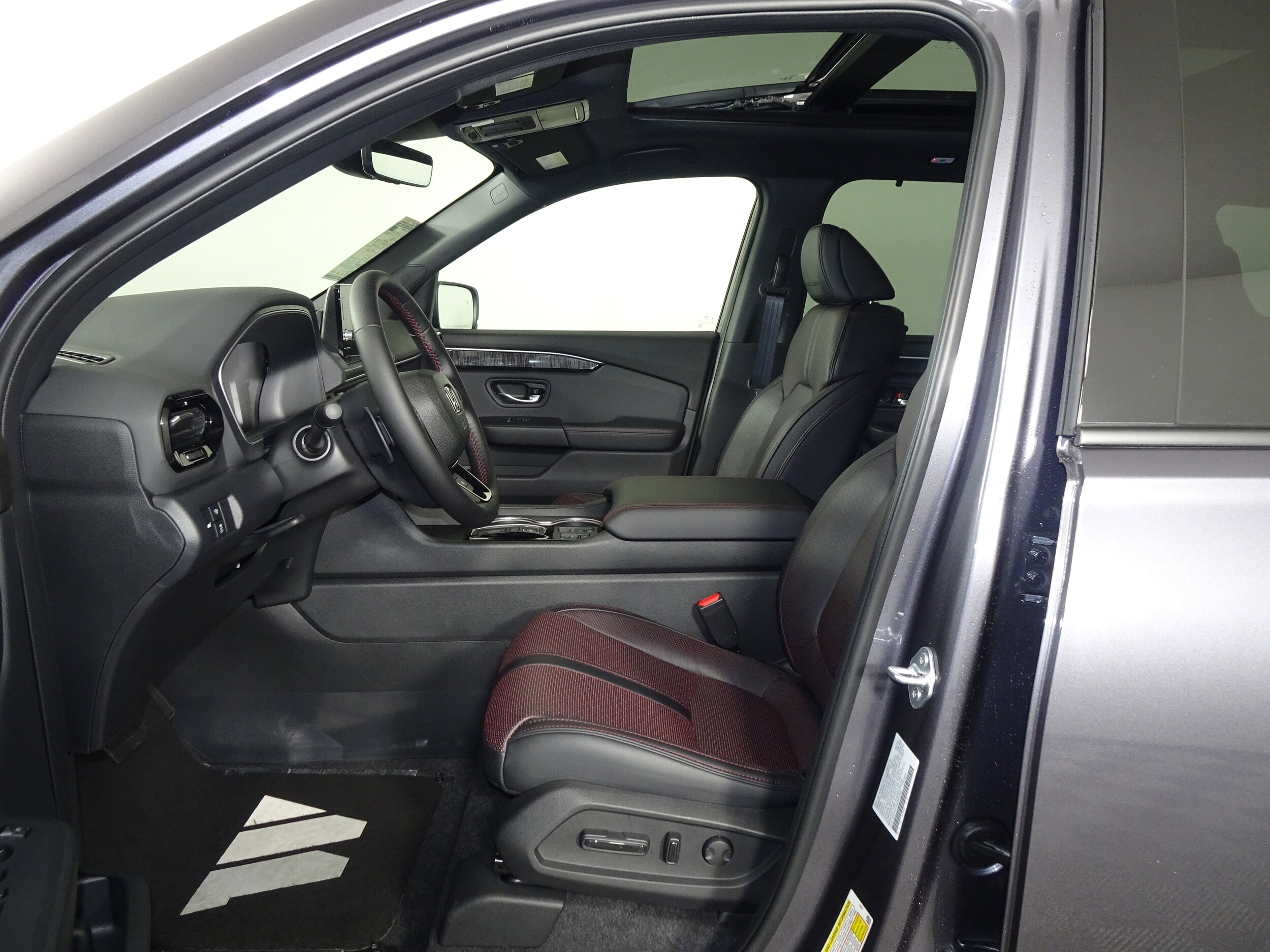 2025 Honda Pilot Black Edition photo 2