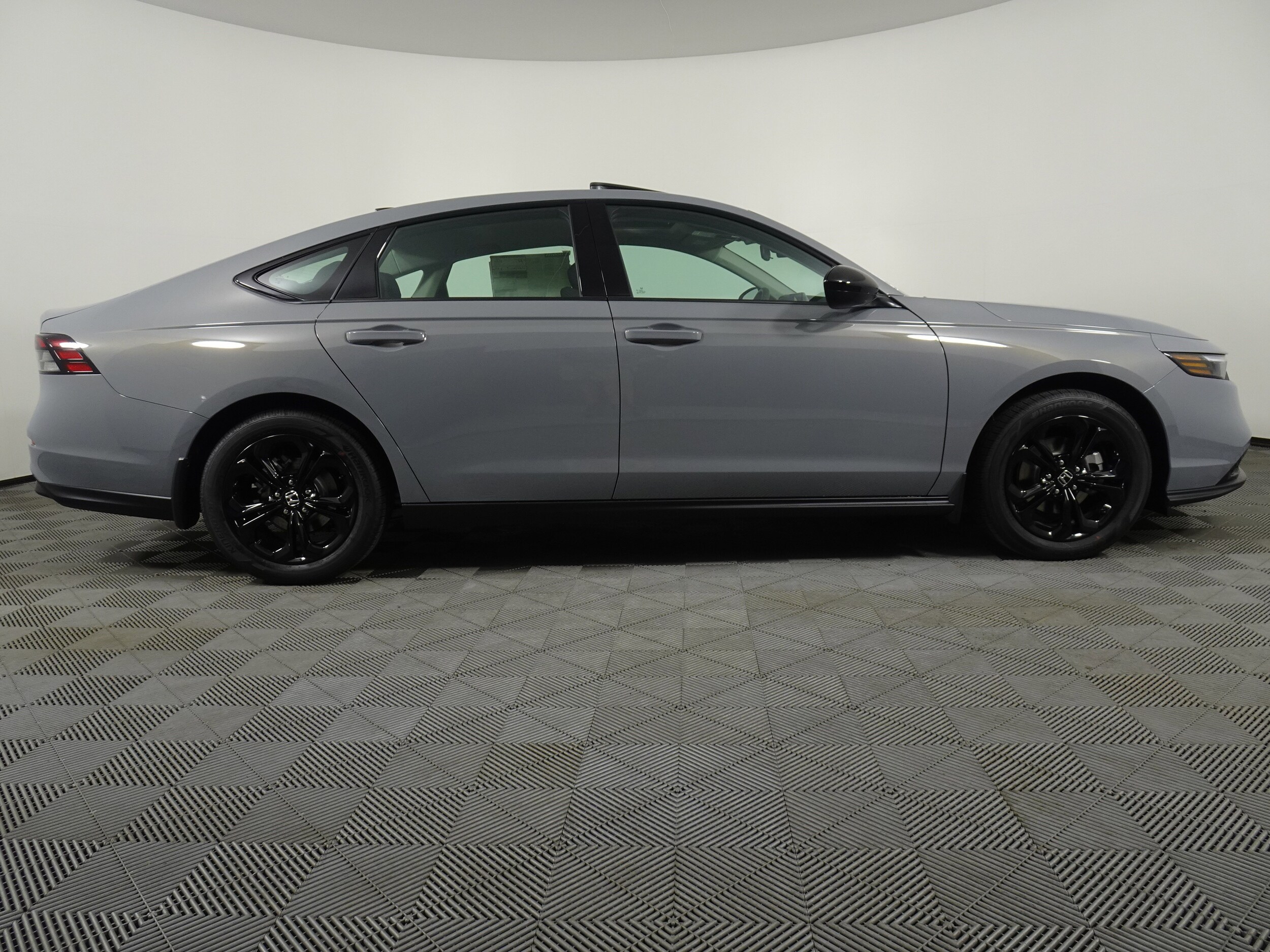 2025 Honda Accord SE photo 2