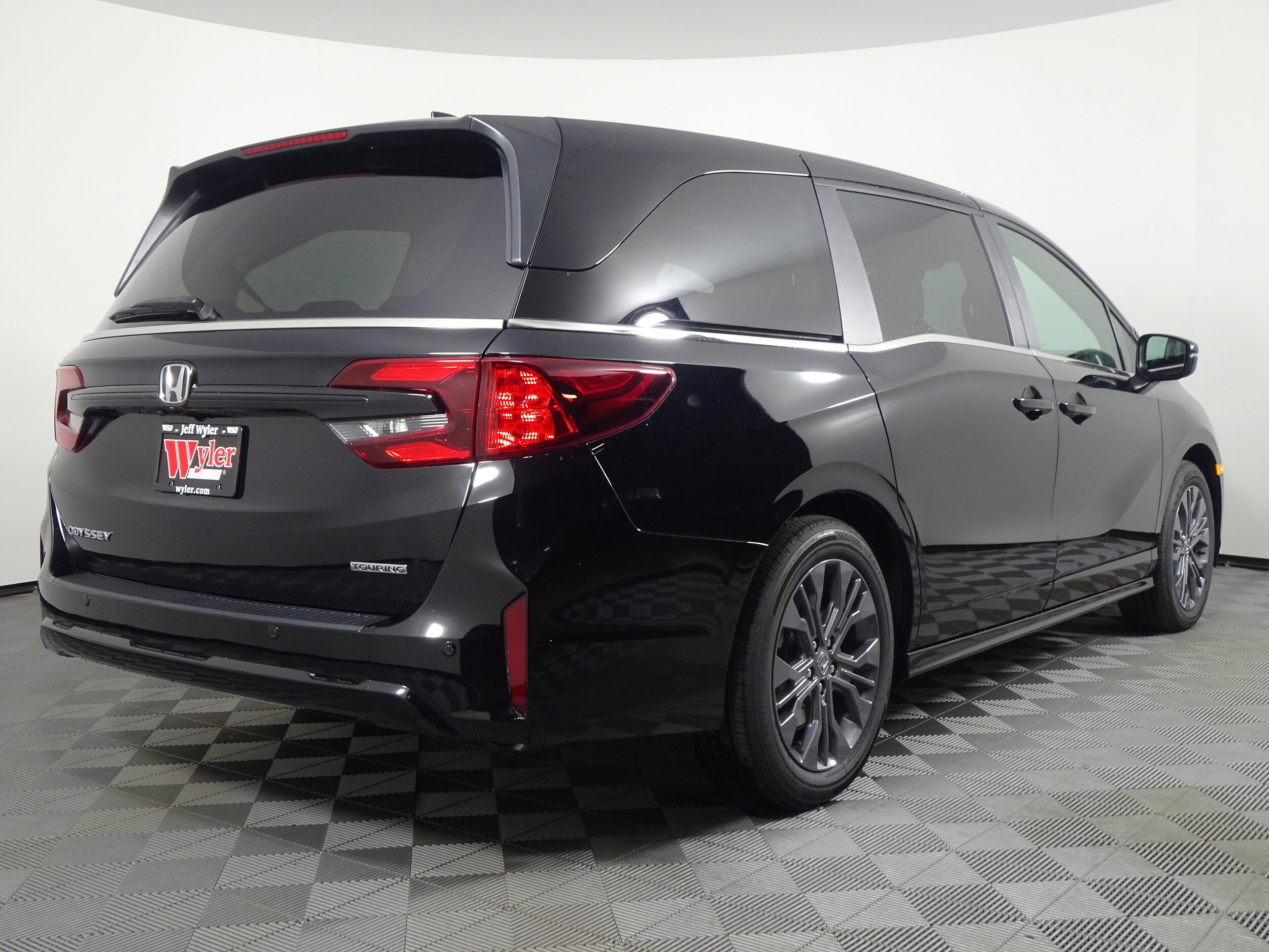 2026 Honda Odyssey Touring photo 3