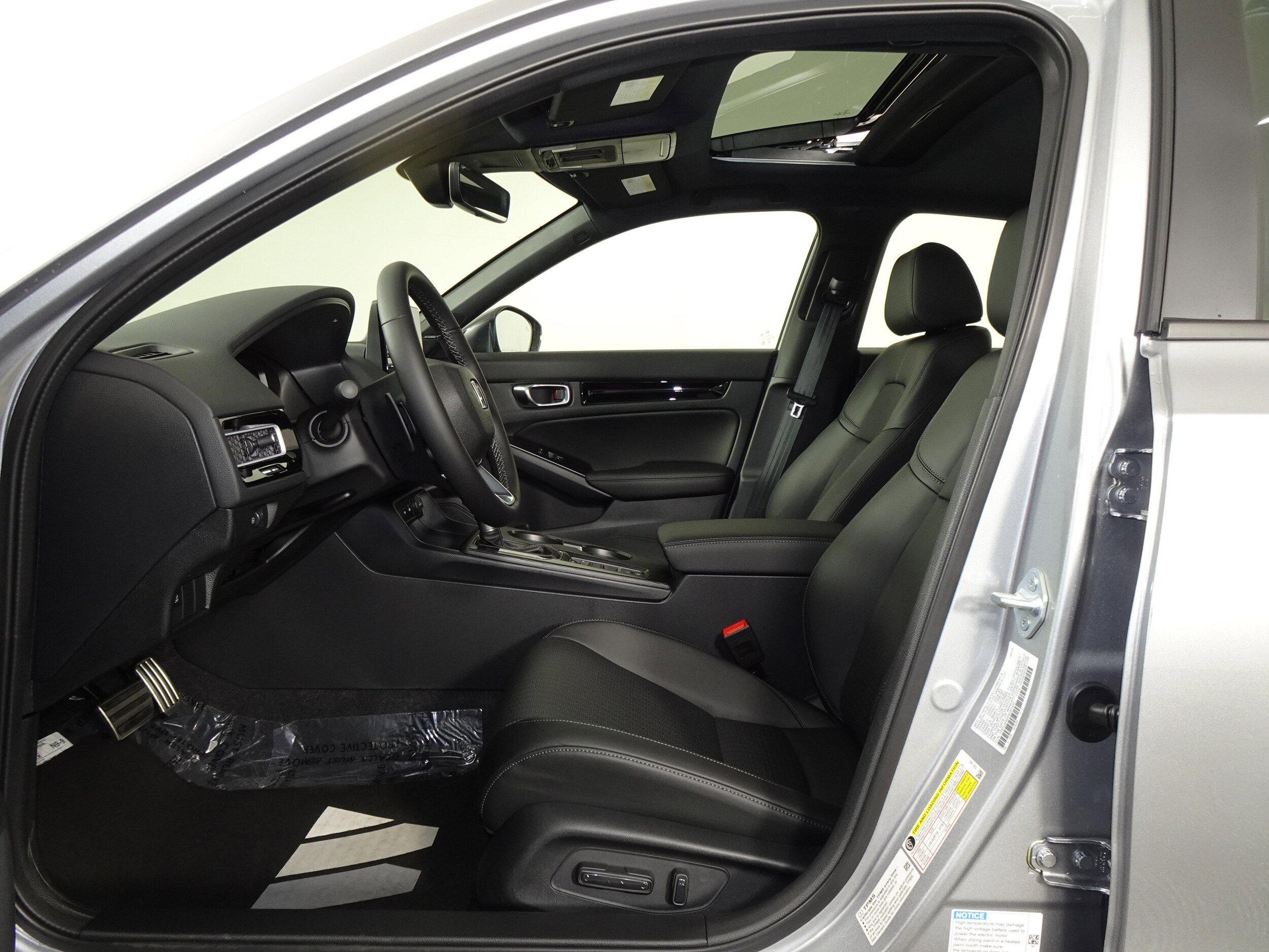 2026 Honda Civic Hybrid Sport Touring Hatchback photo 4