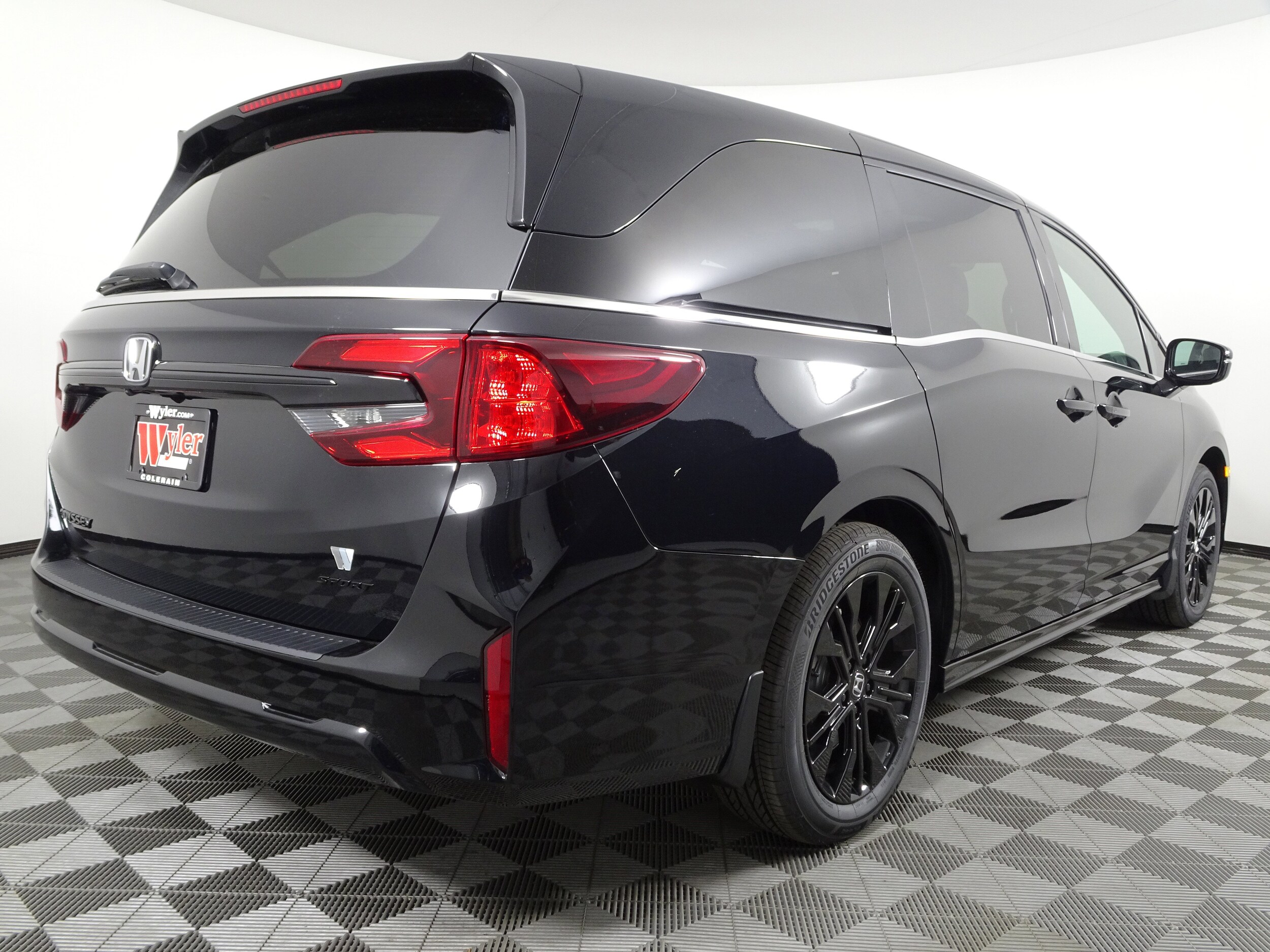 2026 Honda Odyssey photo 2