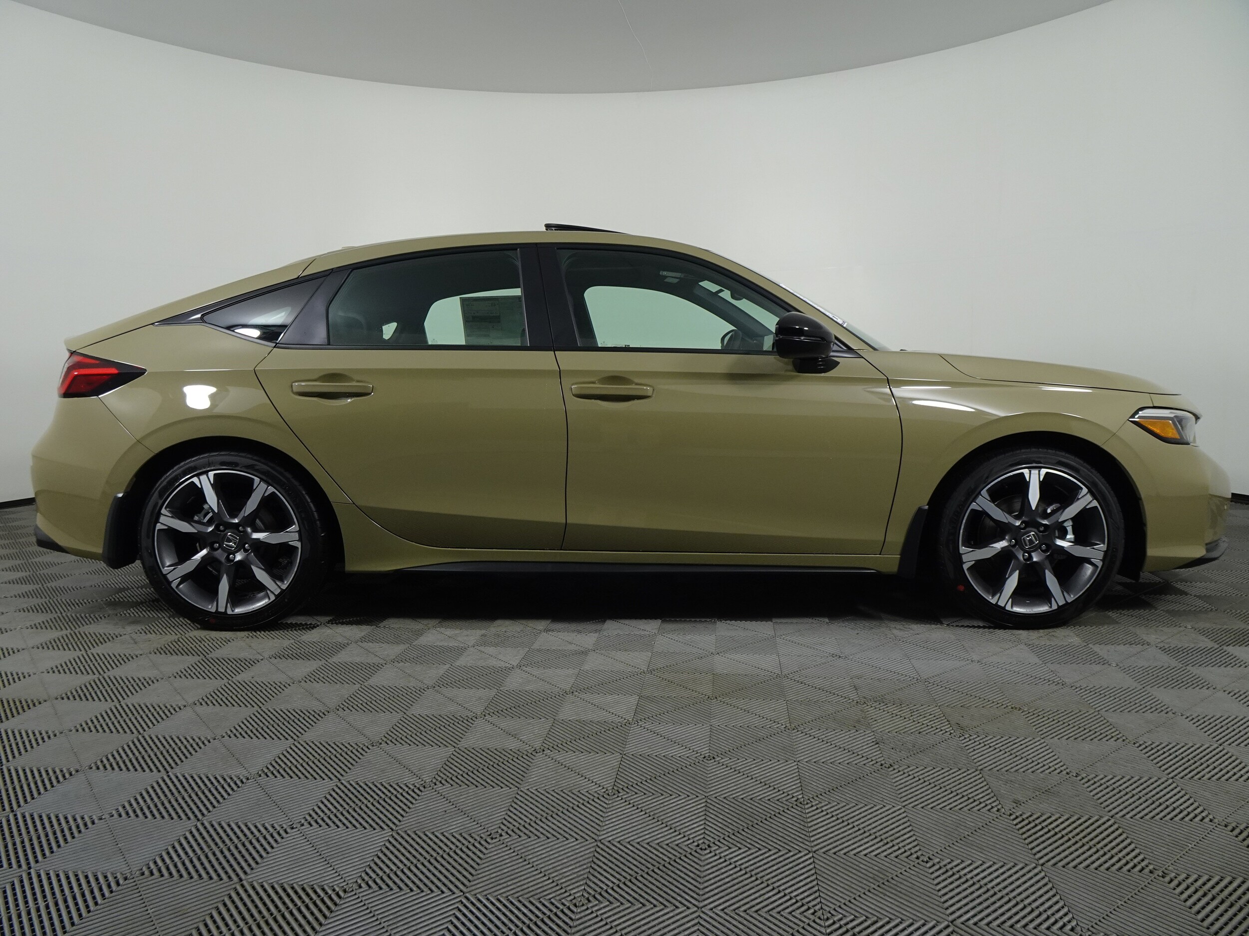 2026 Honda Civic Hybrid Sport Touring Hatchback photo 2