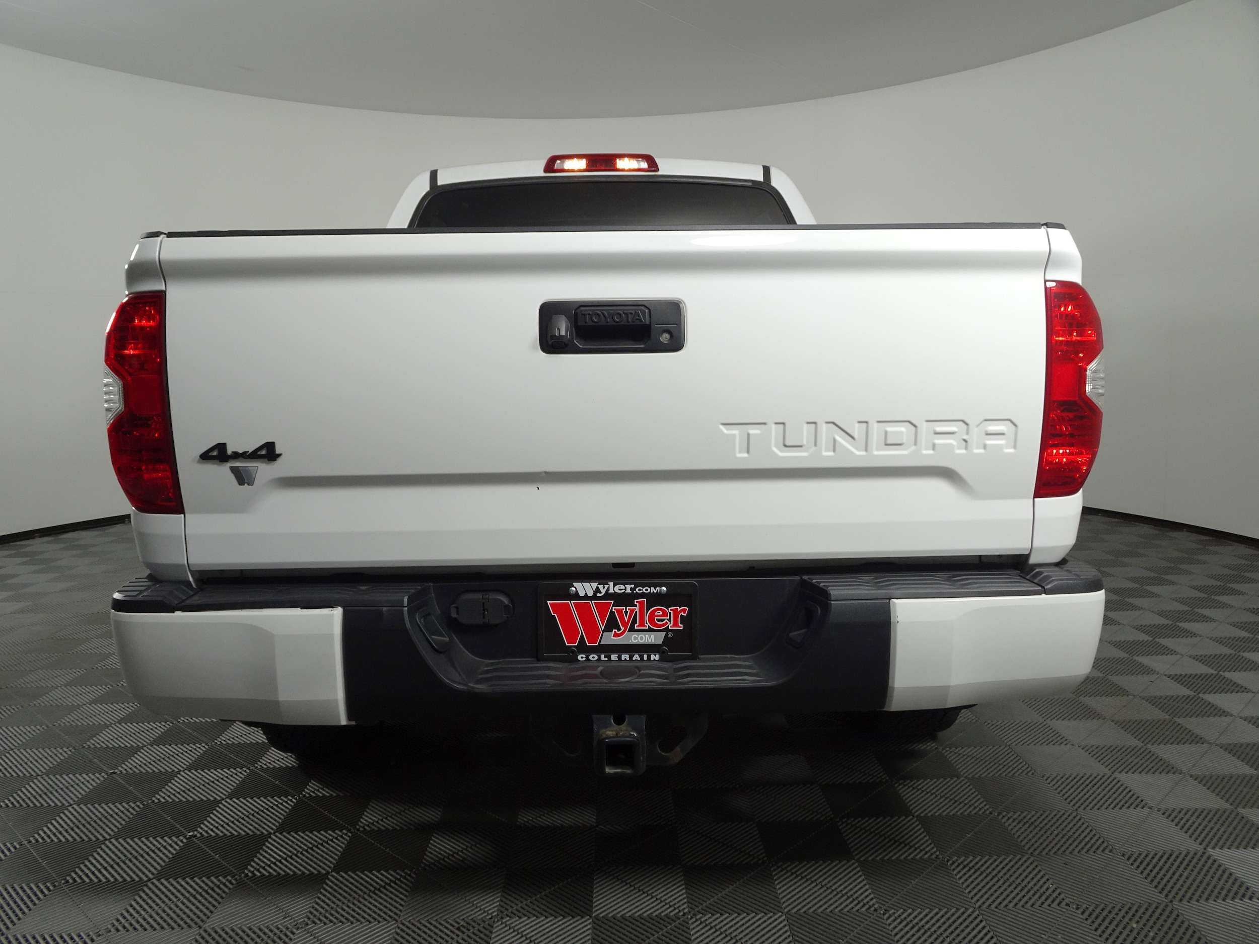 2019 Toyota Tundra TRD Pro CrewMax photo 3