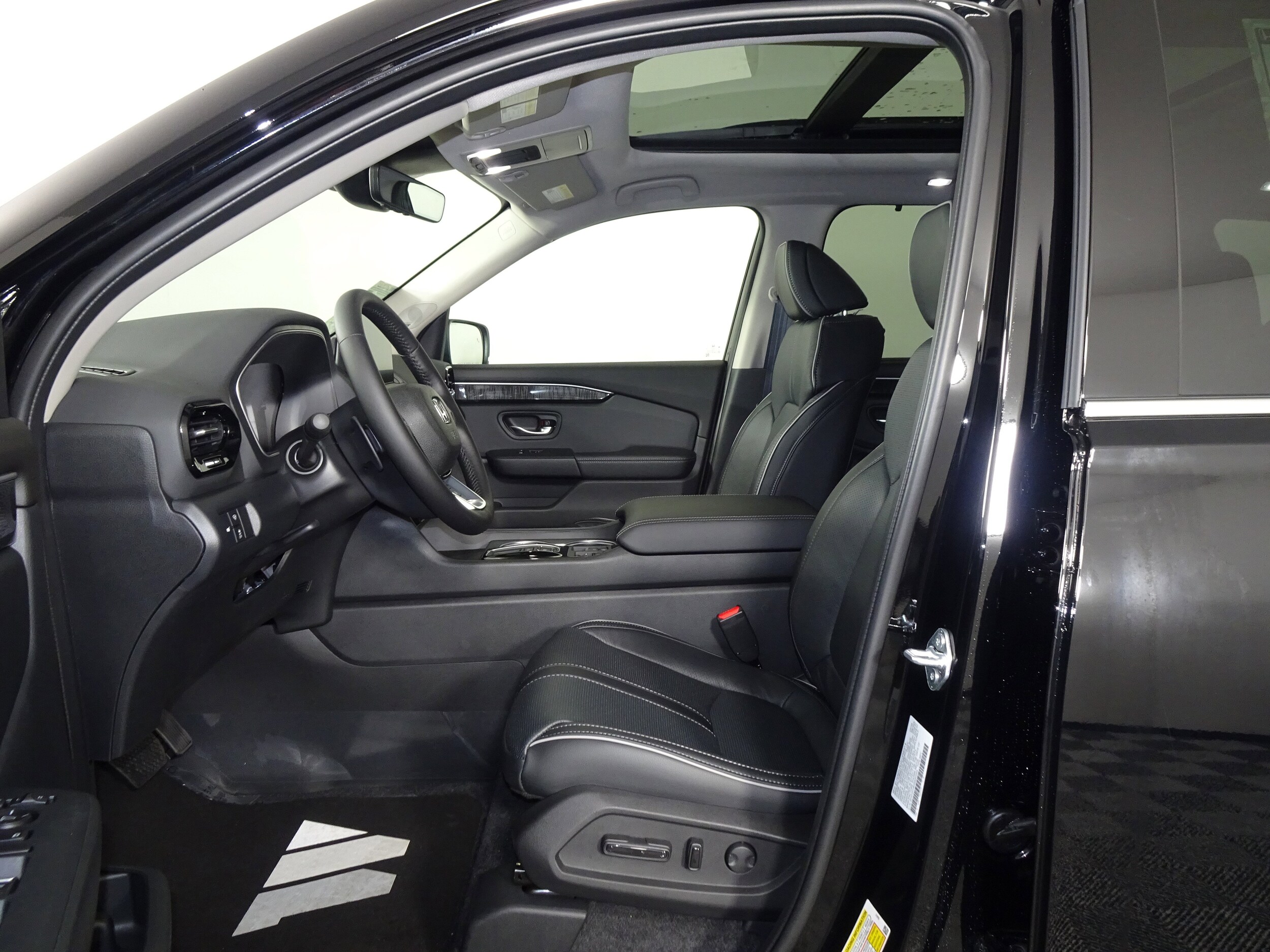 2025 Honda Pilot Elite photo 4