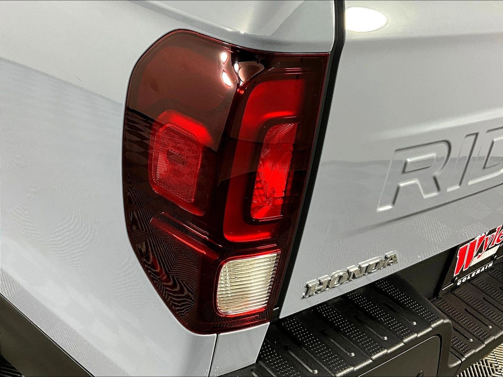 2024 Honda Ridgeline Black Edition - Photo 24
