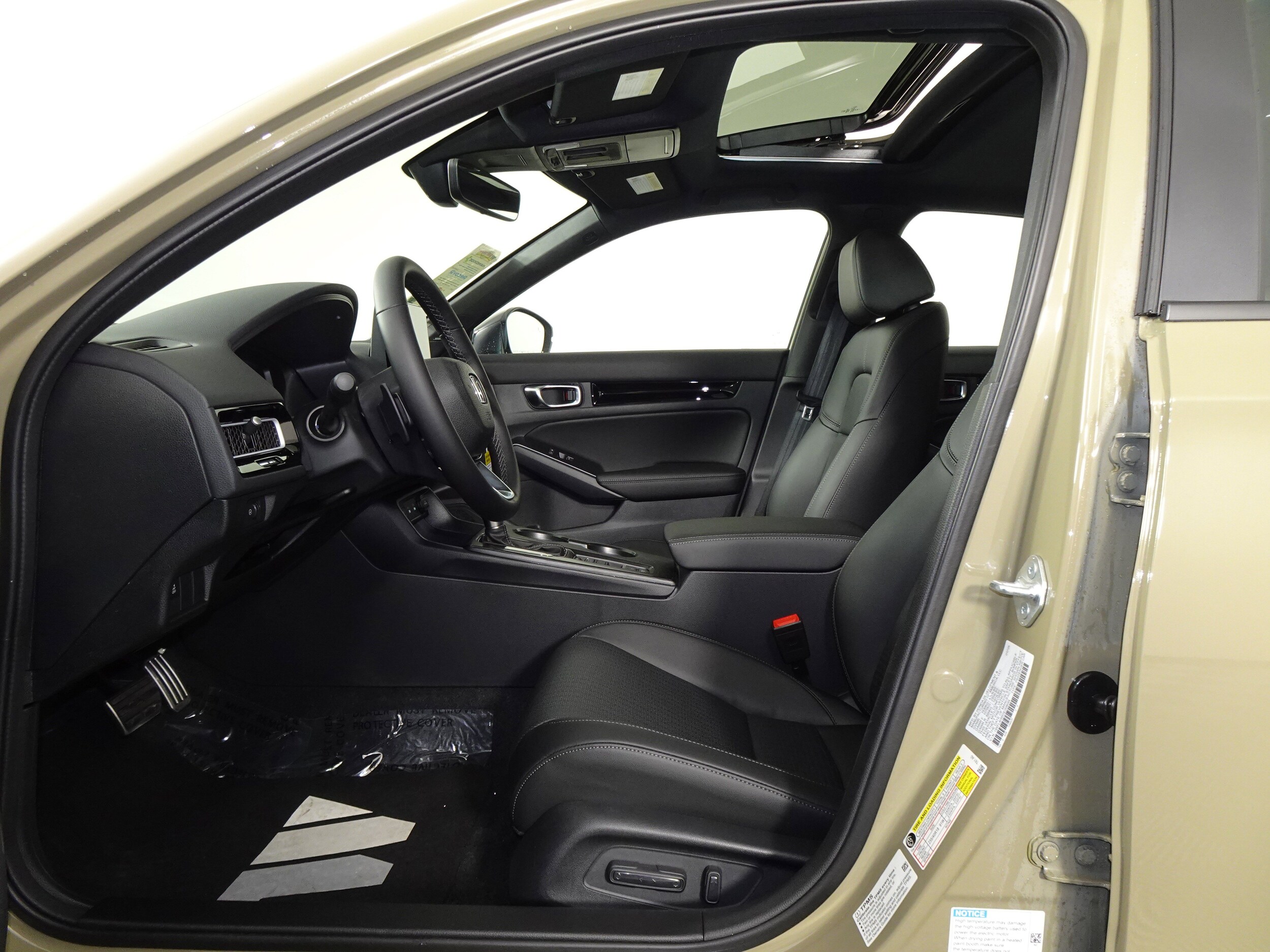 2026 Honda Civic Hybrid Sport Touring Hatchback photo 4