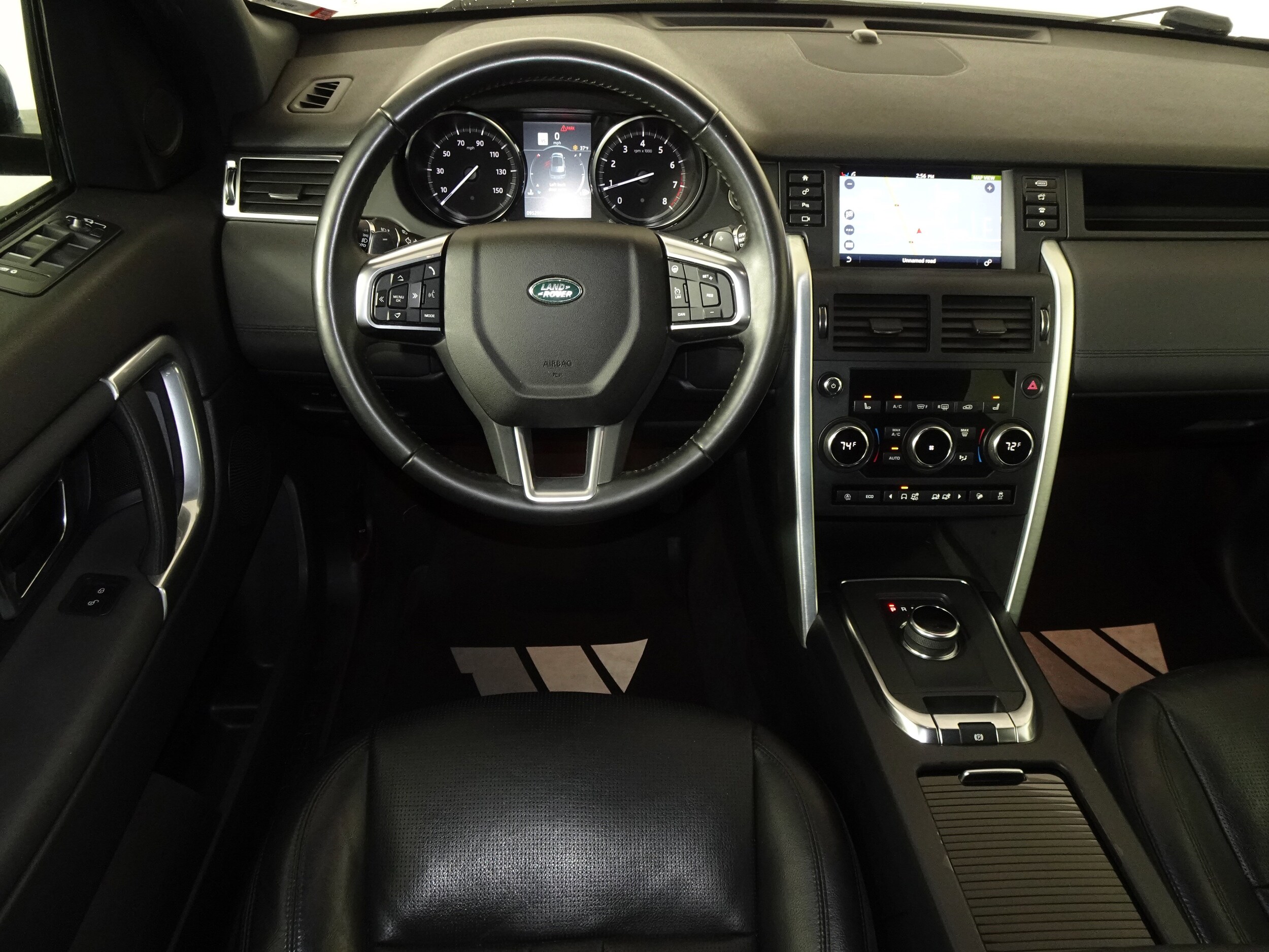 2019 Land Rover Discovery Sport HSE photo 4