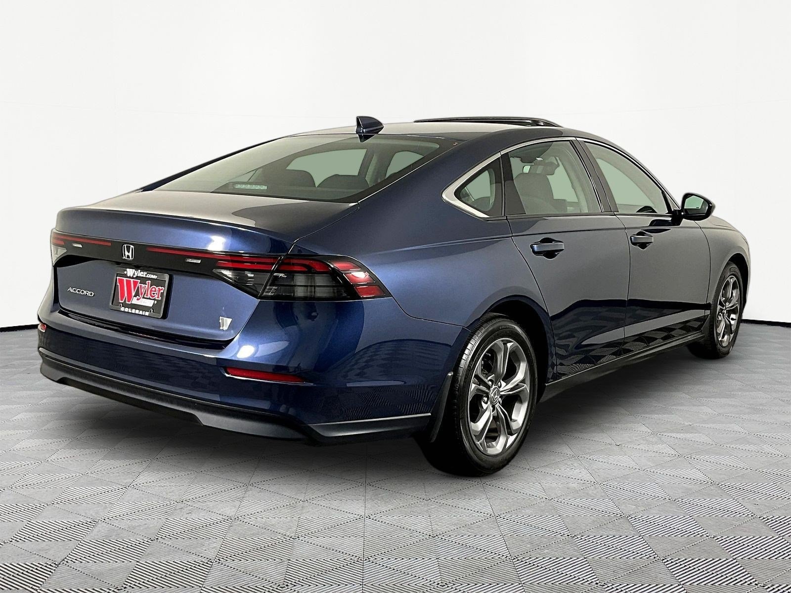 2024 Honda Accord EX - Photo 8