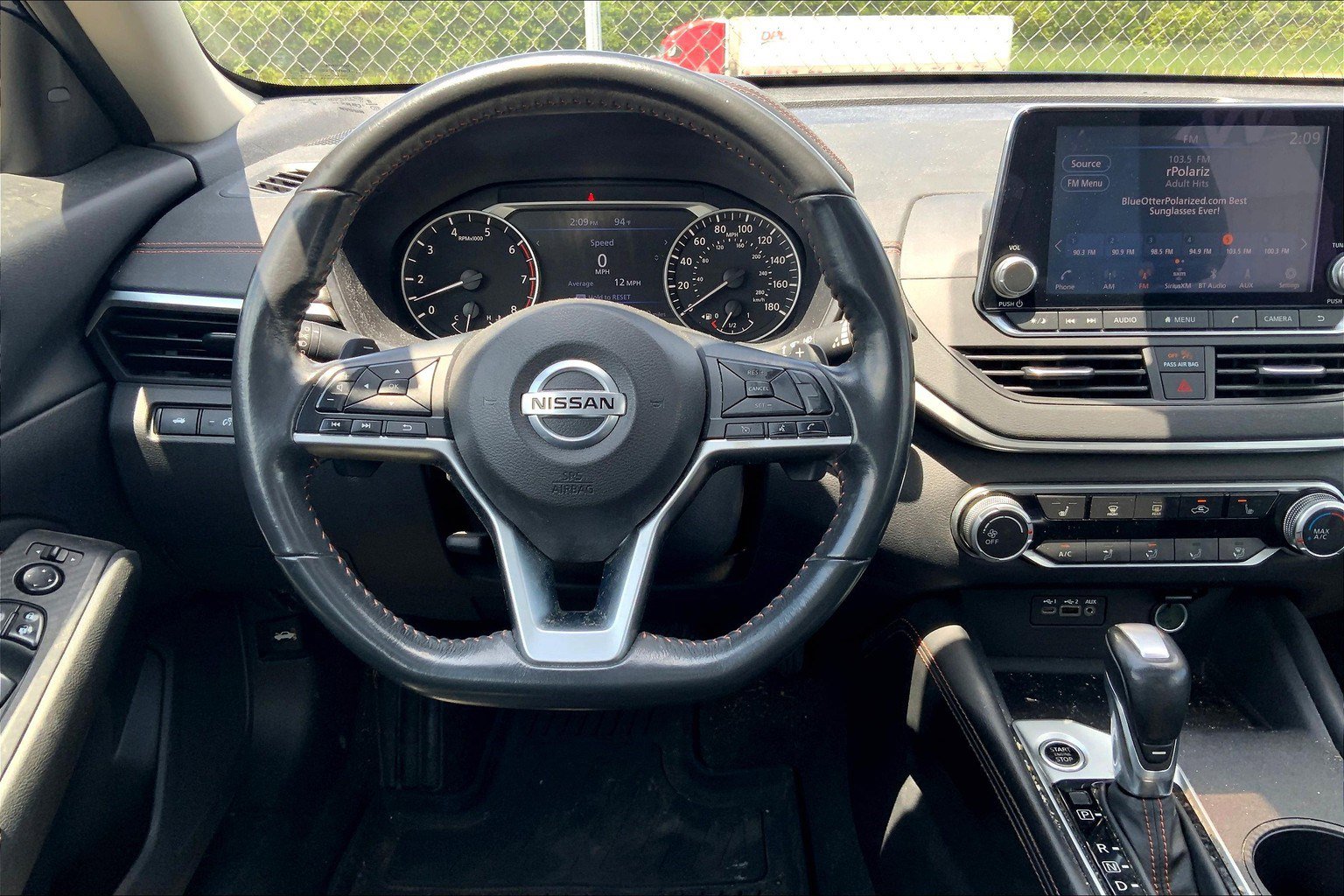 2022 Nissan Altima SR photo 4