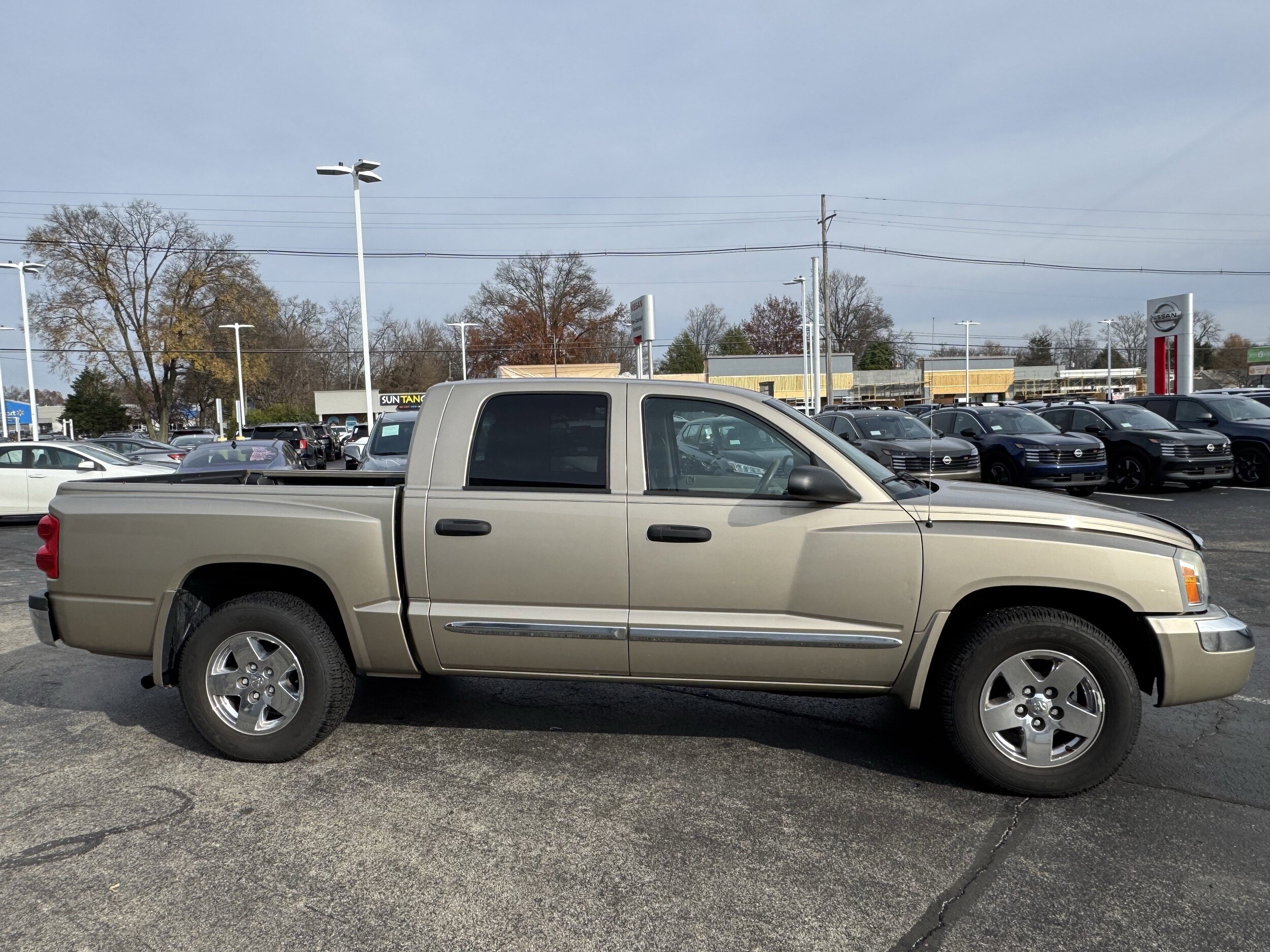 2005 Dodge Dakota Laramie photo 2