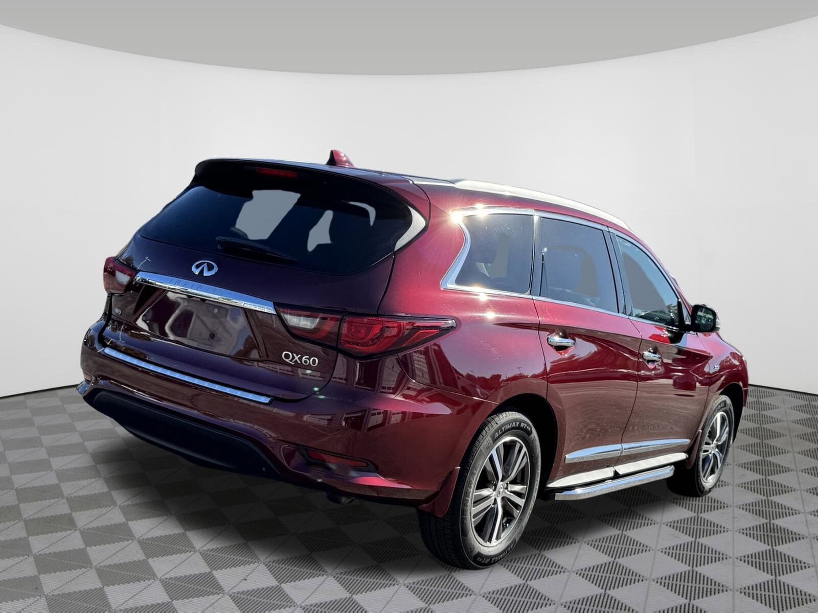 2019 Infiniti QX60 Luxe AWD photo 2