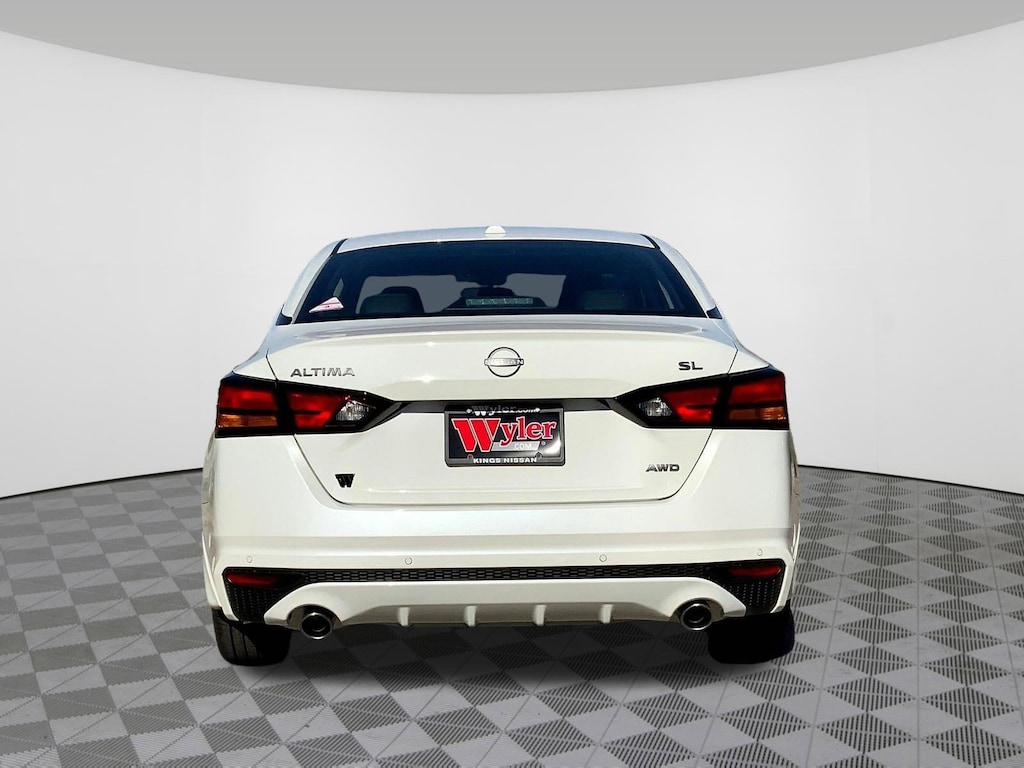 New 2025 Nissan Altima SL Sedan