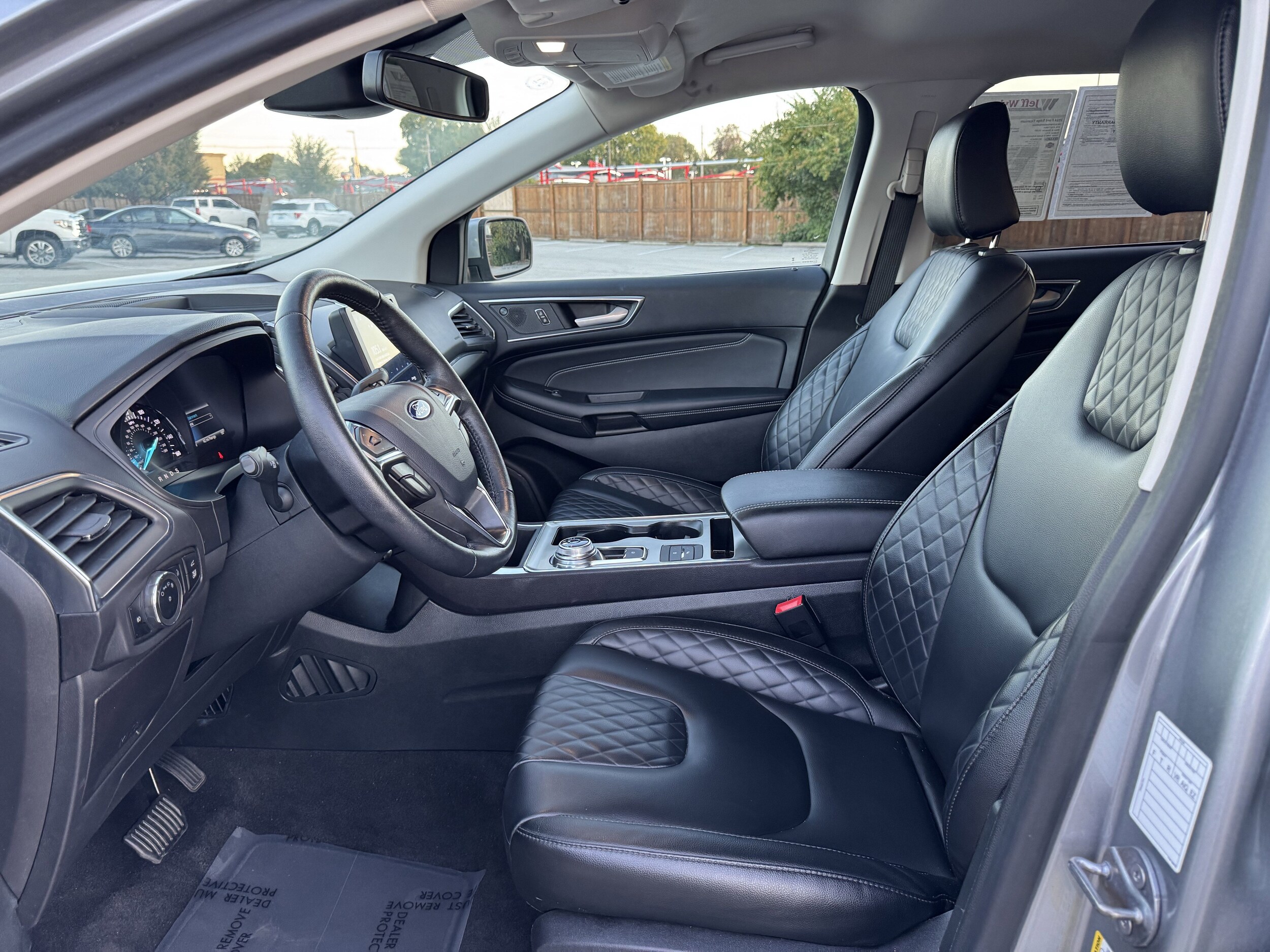 2024 Ford Edge Titanium photo 4