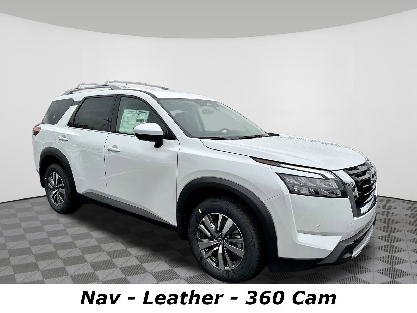 2025 Nissan Pathfinder SL's photo