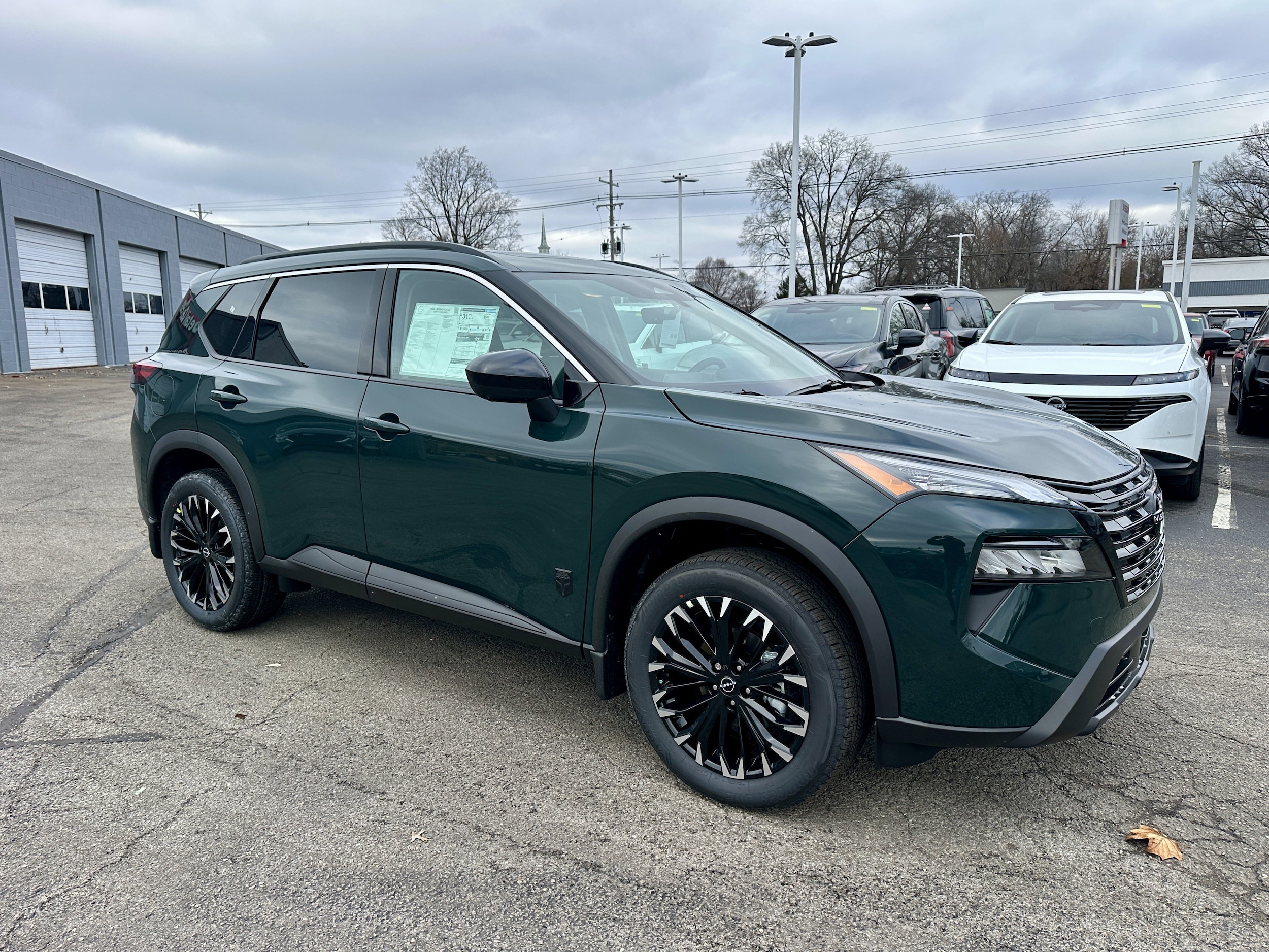 2026 Nissan Rogue Dark Armor's photo