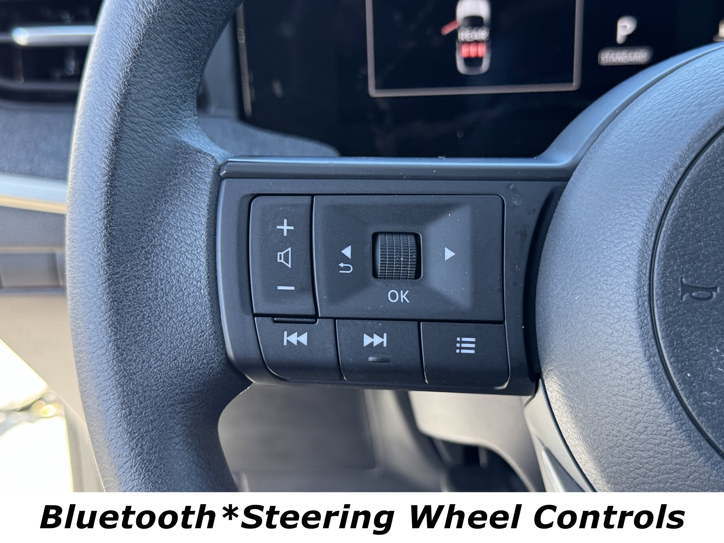 2025 Nissan Kicks SV photo 3