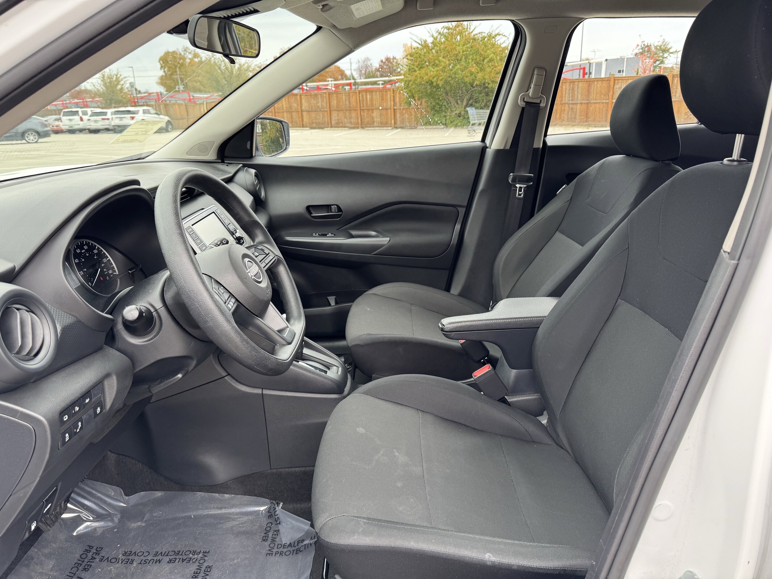 2025 Nissan Kicks Play S photo 3