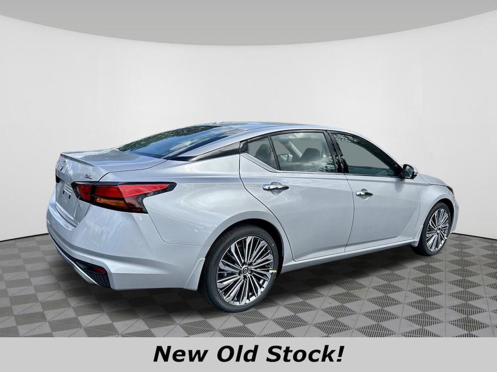Used 2025 Nissan Altima SL FWD Sedan