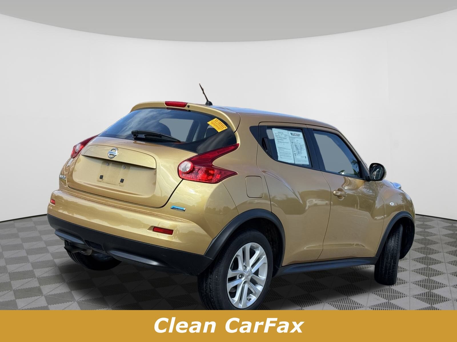 2013 Nissan Juke S photo 3