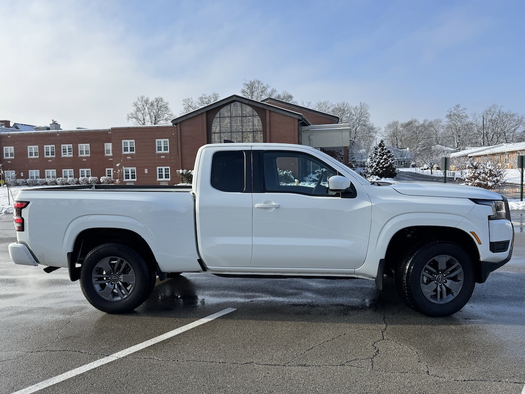Used 2025 Nissan Frontier King Cab 4x4 SV Truck King Cab