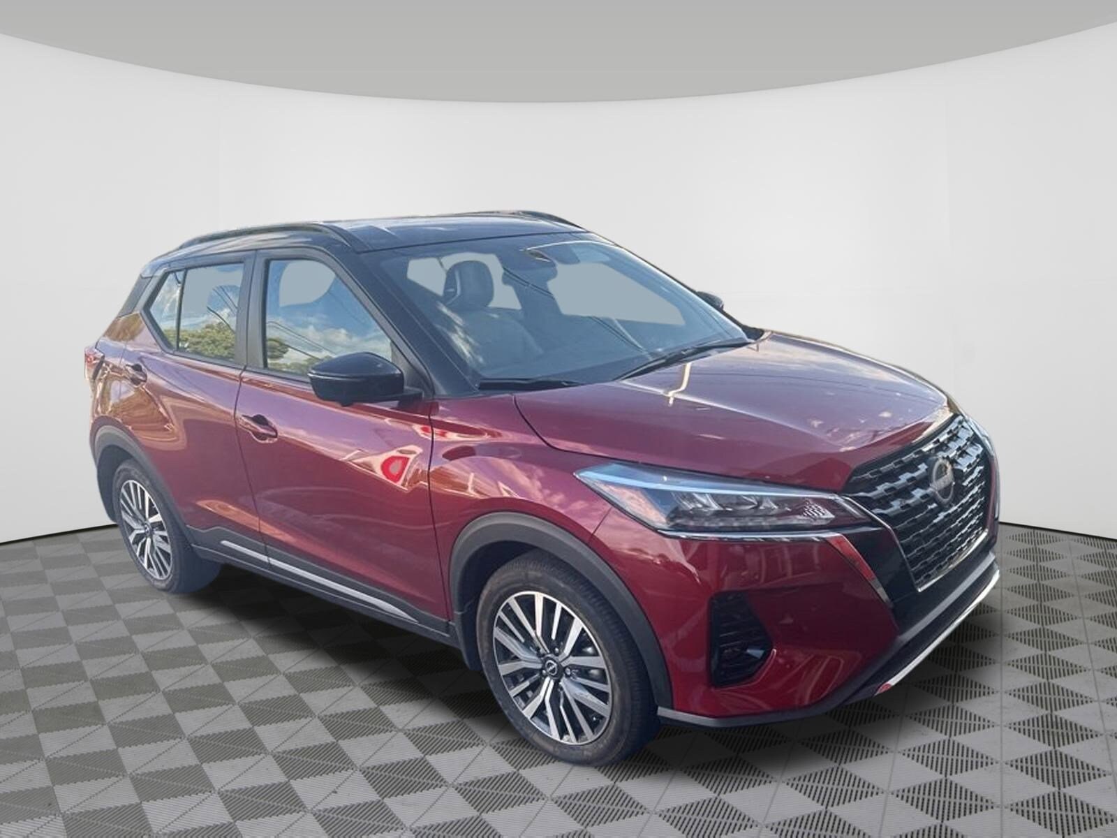 2023 Nissan Kicks SR photo 4