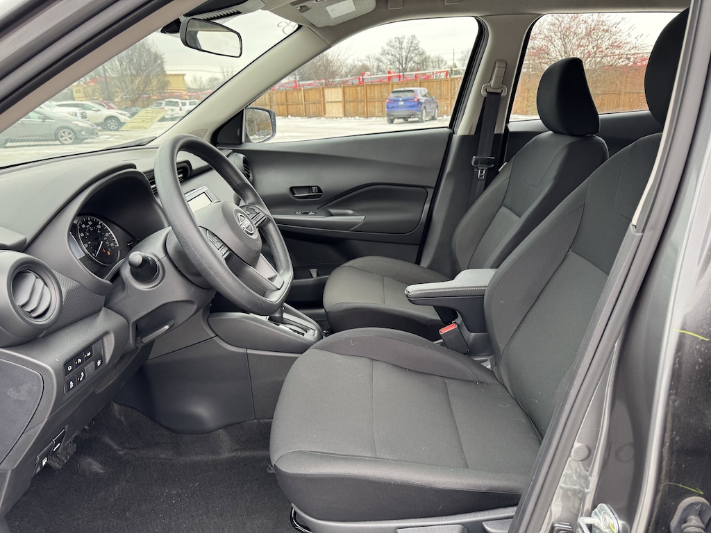 Used 2025 Nissan Kicks Play S FWD SUV