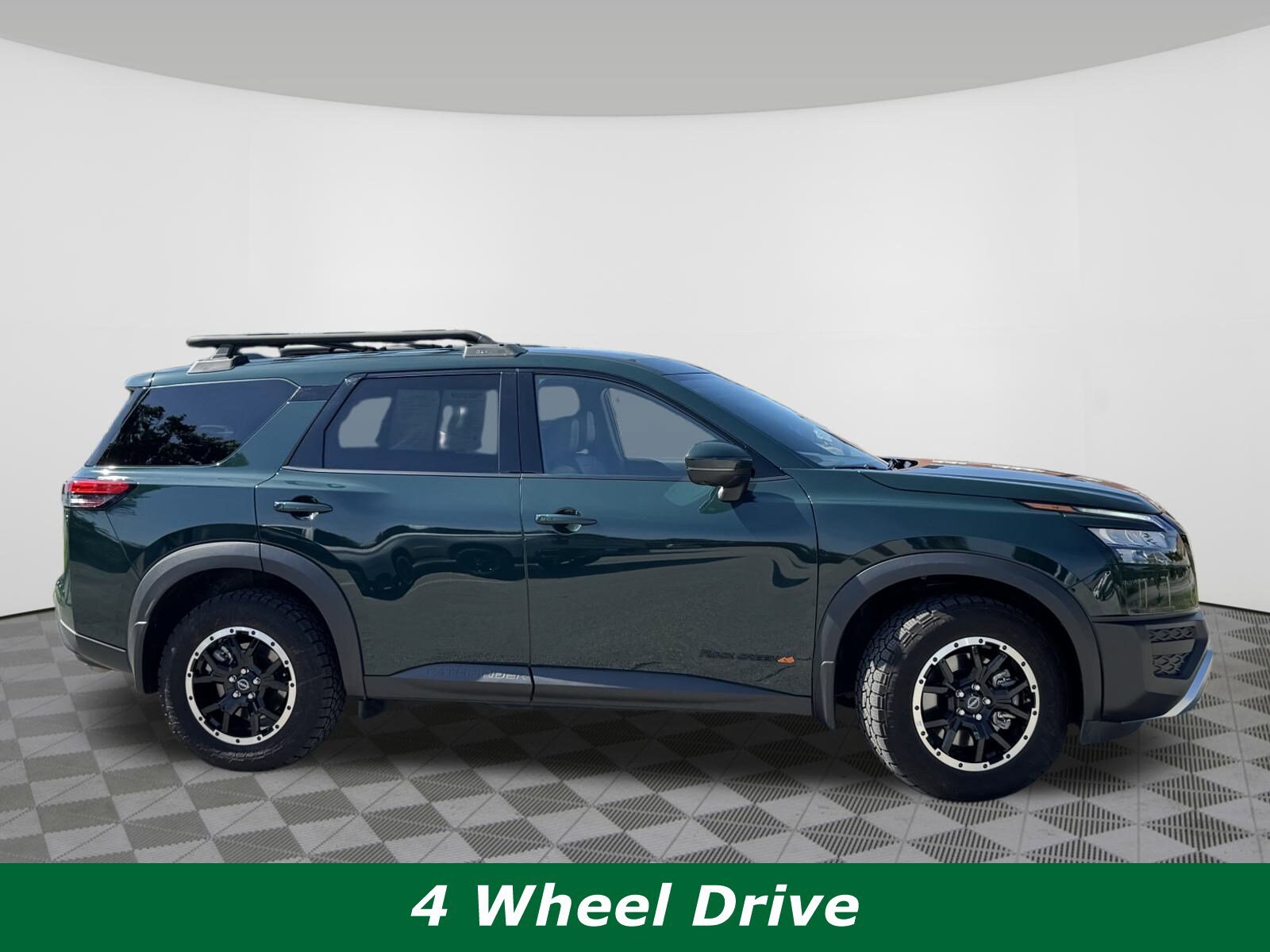 2025 Nissan Pathfinder Rock Creek photo 2