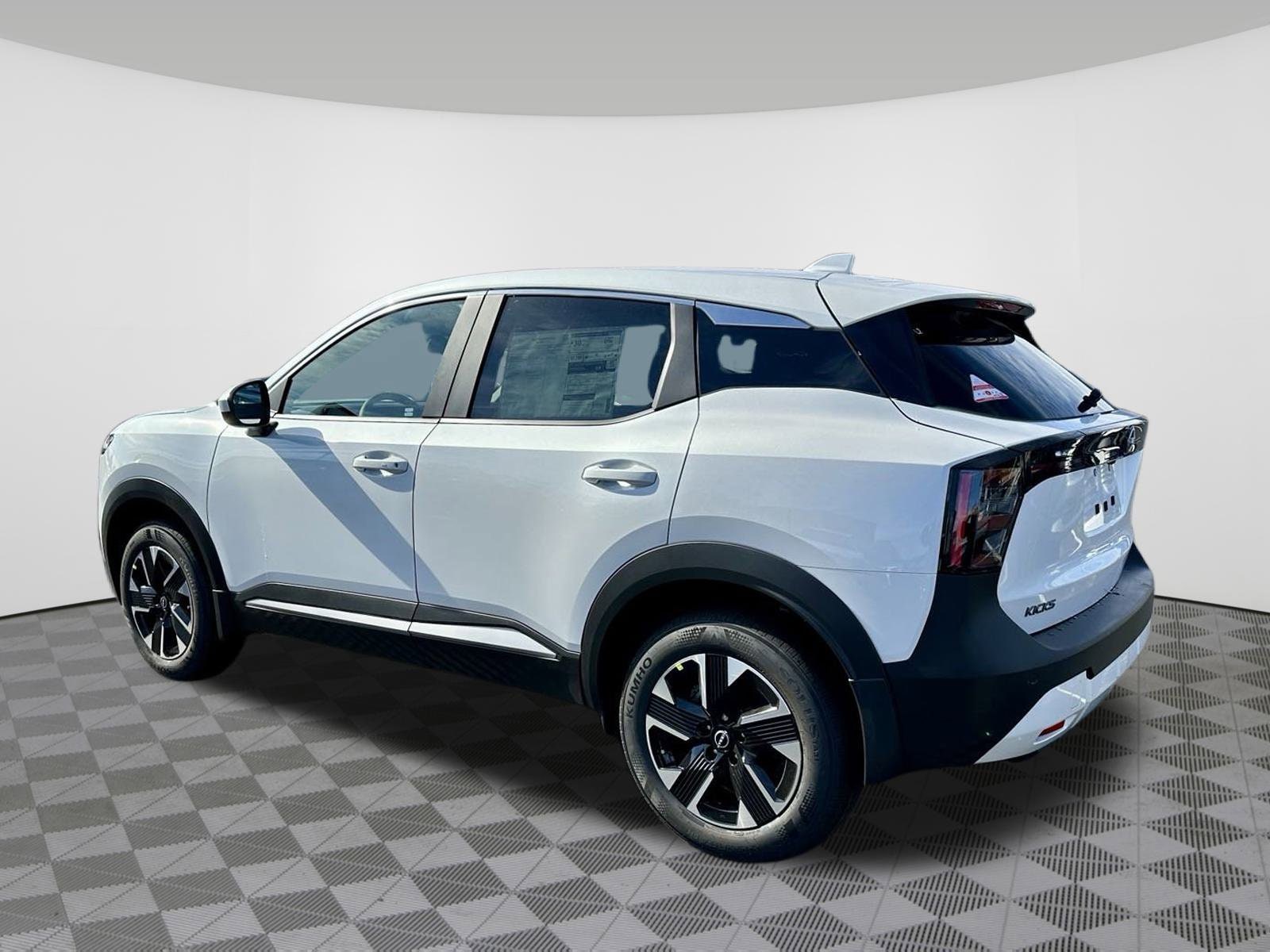 2025 Nissan Kicks SV AWD - Photo 9