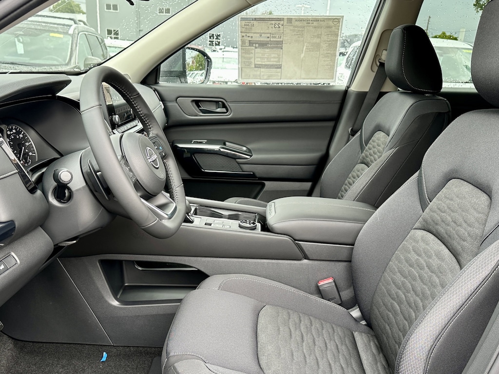 New 2025 Nissan Pathfinder SV SUV