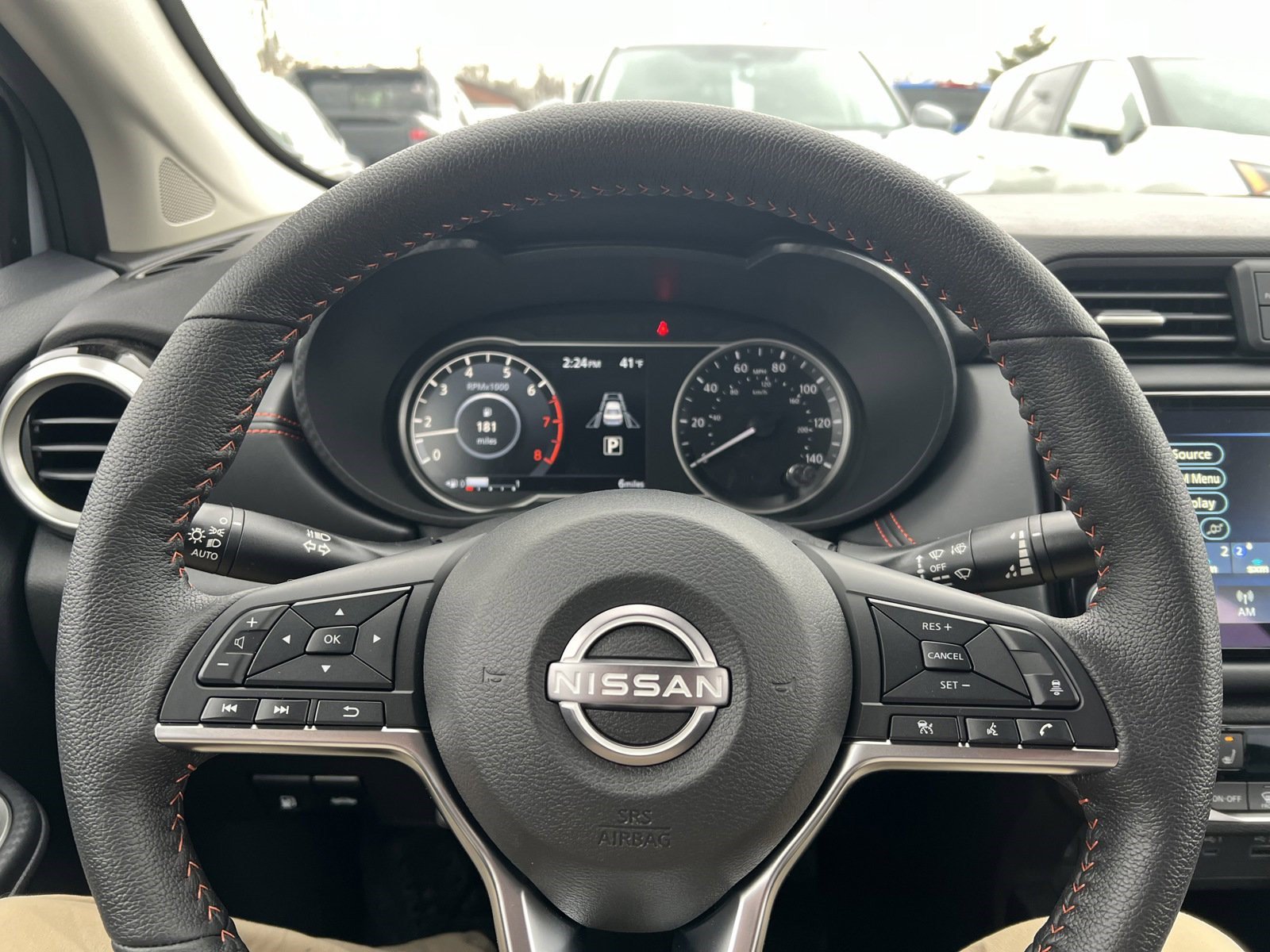 2025 Nissan Versa Sedan SR - Photo 17