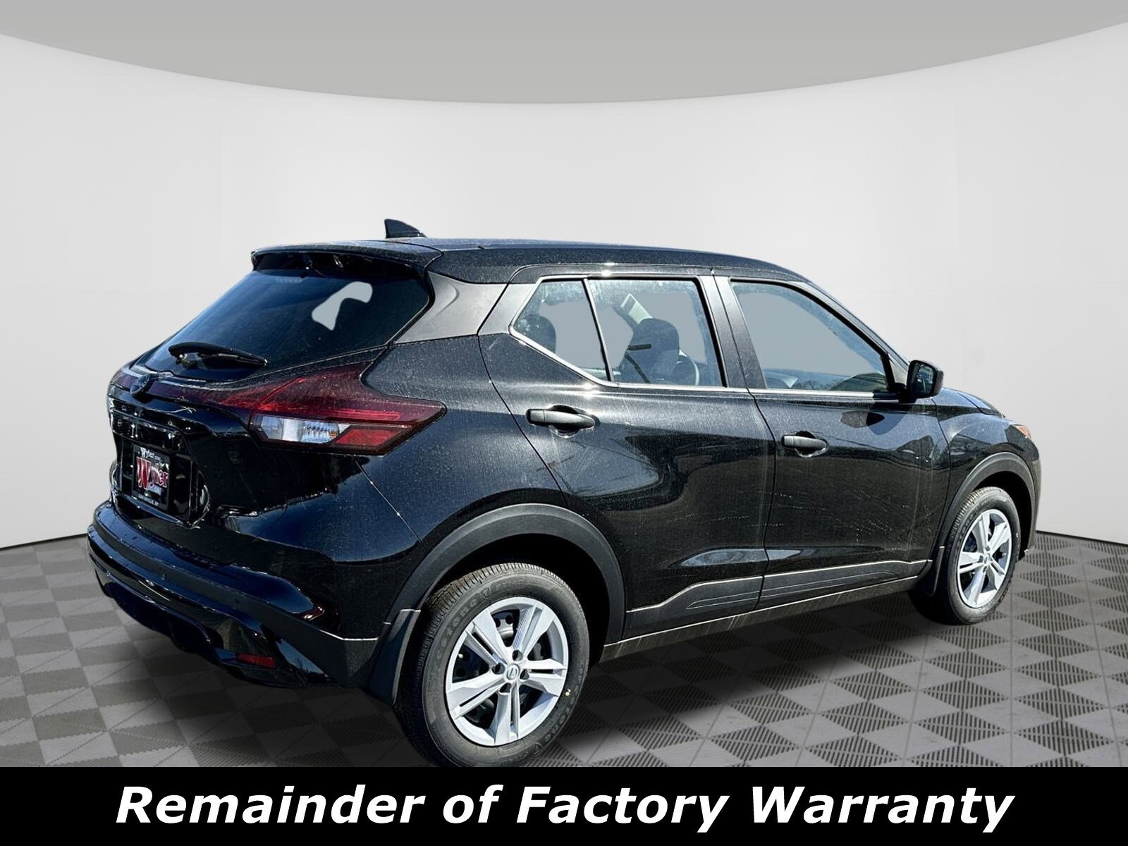 2025 Nissan Kicks Play S photo 3
