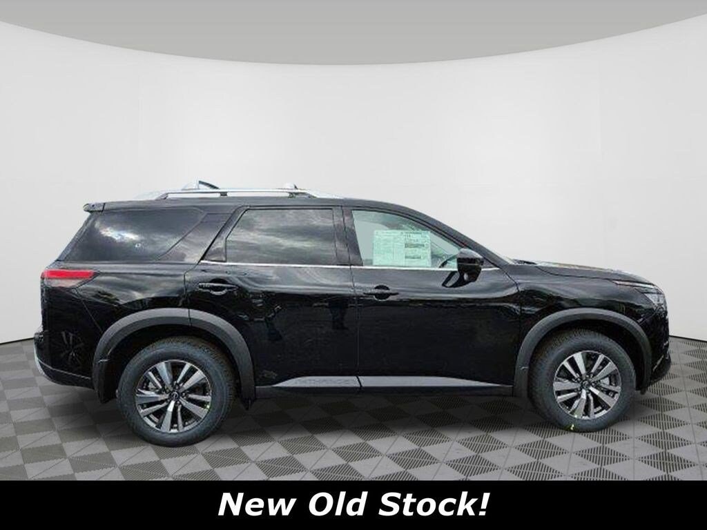 Certified 2025 Nissan Pathfinder SL 4WD SUV