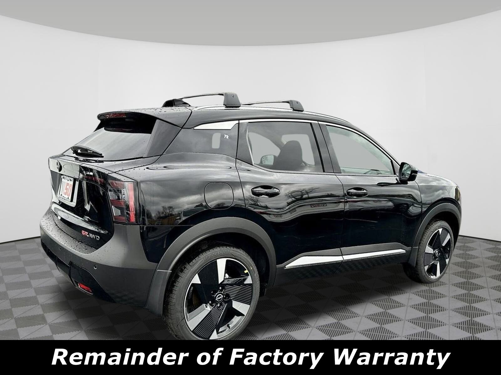 2025 Nissan Kicks SR photo 3