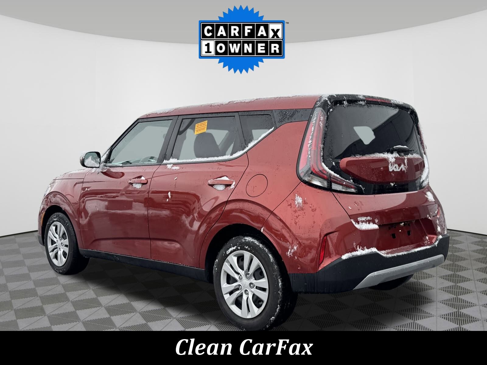 2024 Kia Soul LX photo 2