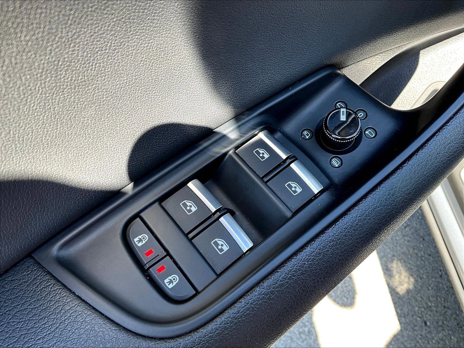 2019 Audi Q8 Premium - Photo 36