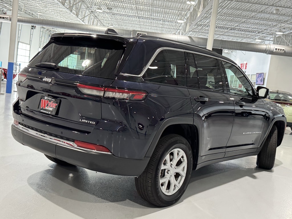 Used 2023 Jeep Grand Cherokee Limited 4x2 SUV