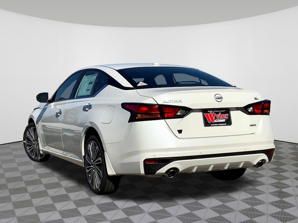 New 2025 Nissan Altima SL Sedan