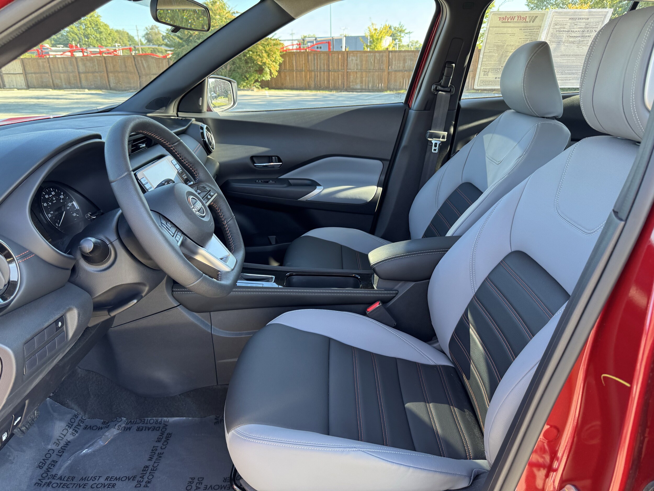 2023 Nissan Kicks SR photo 4