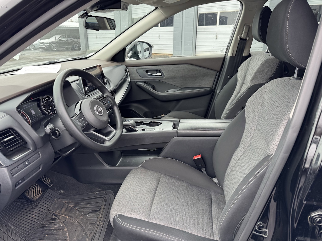 Used 2022 Nissan Rogue FWD SV SUV