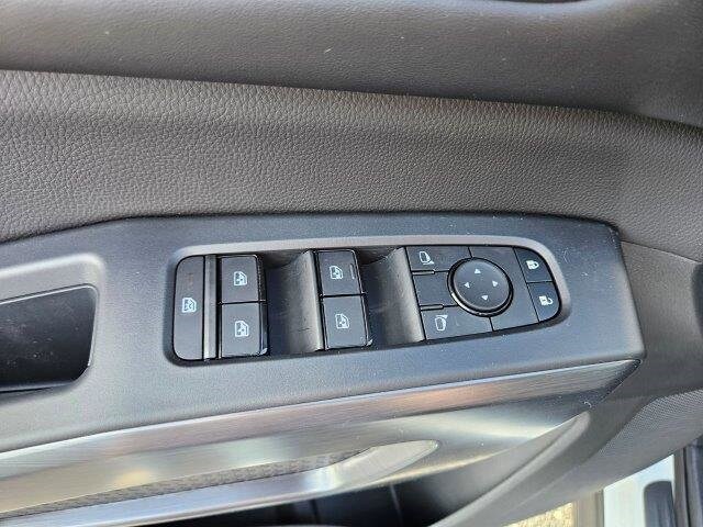 2025 Nissan Pathfinder Rock Creek photo 2