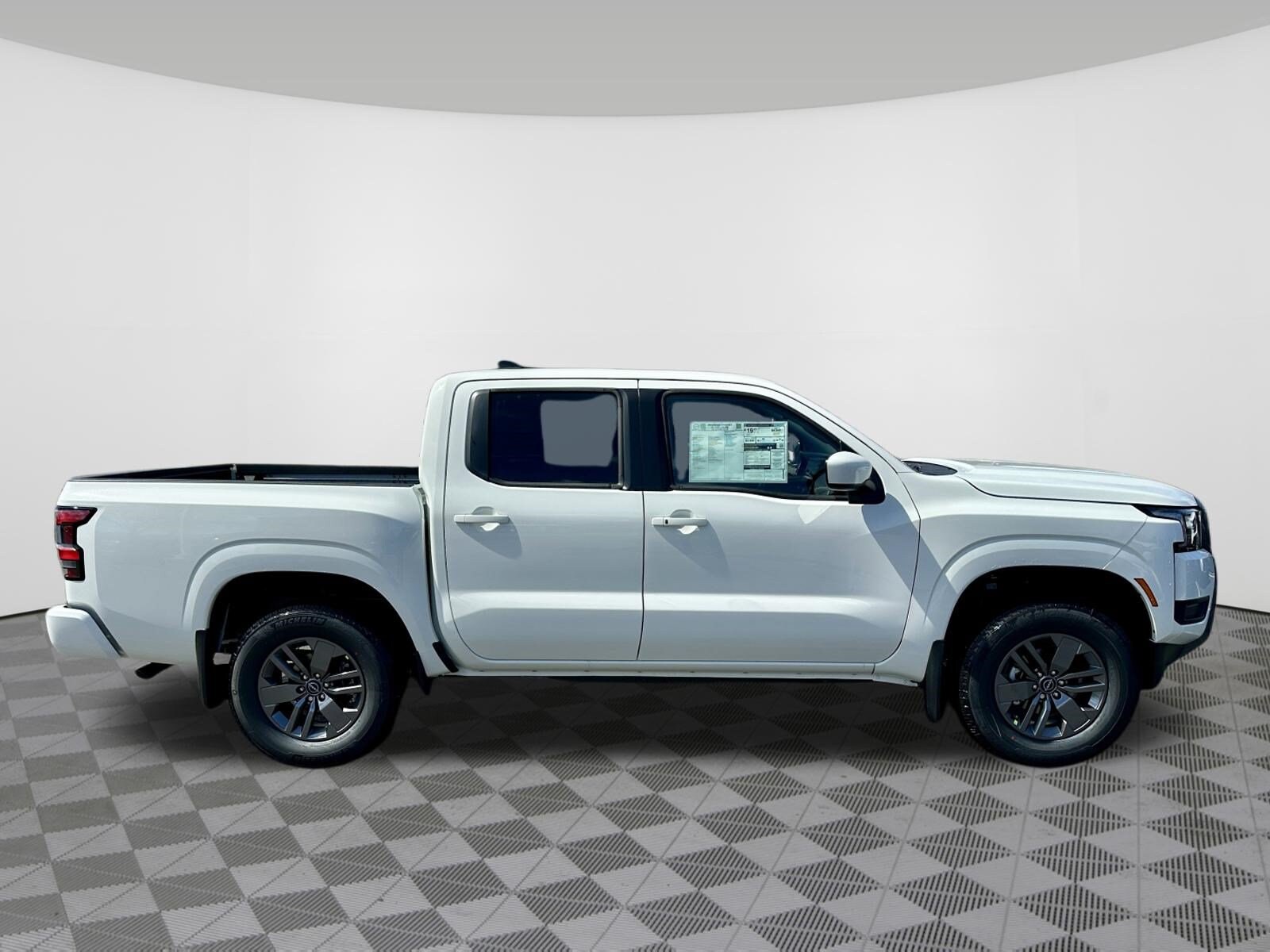 2026 Nissan Frontier SV - Photo 7