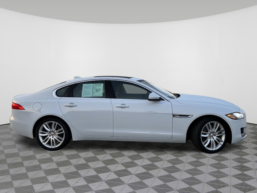 Used 2018 Jaguar XF Sedan 35t Portfolio Ltd Edition AWD *Ltd Avail* Sedan