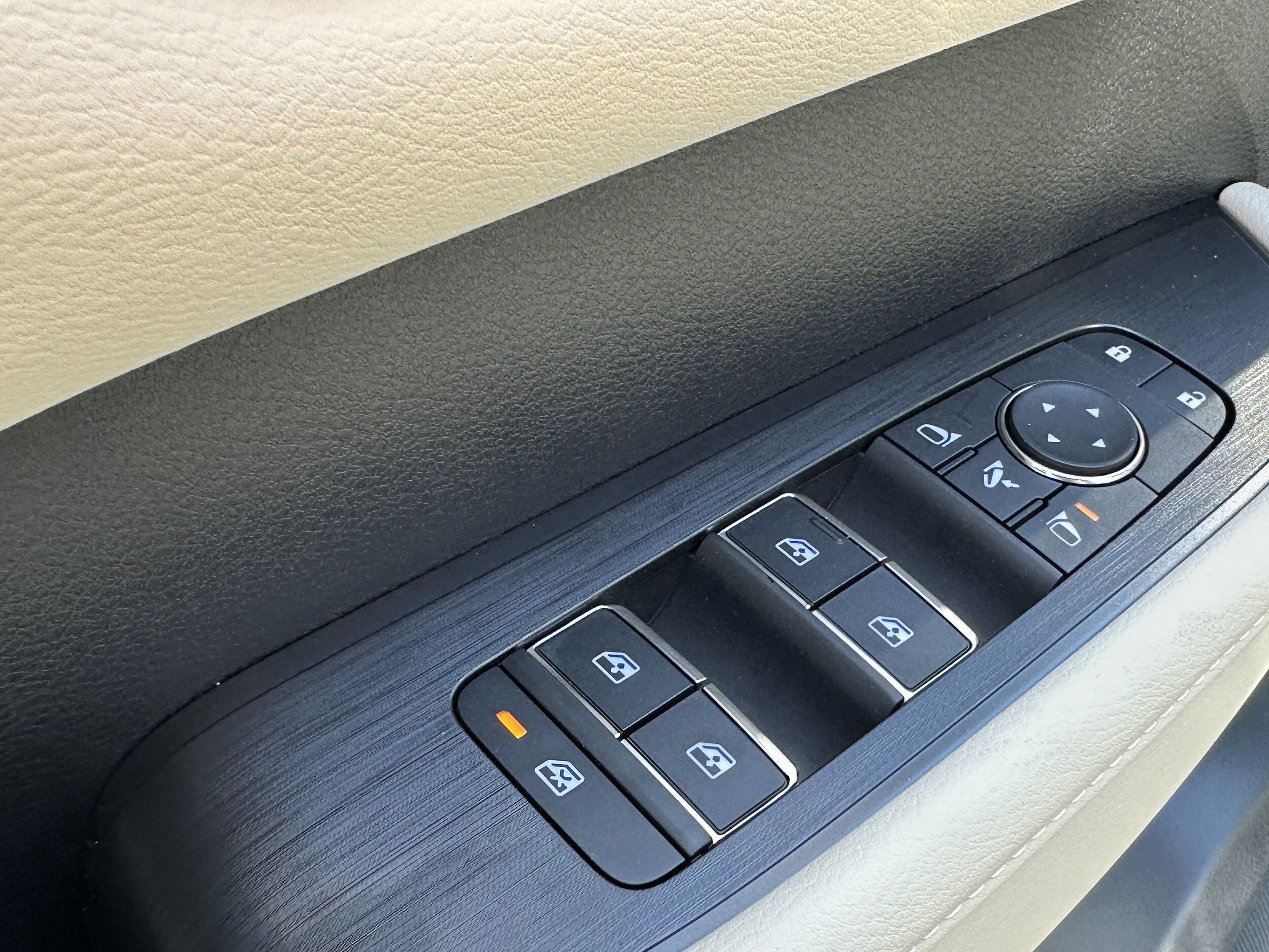 2025 Nissan Armada Platinum photo 3