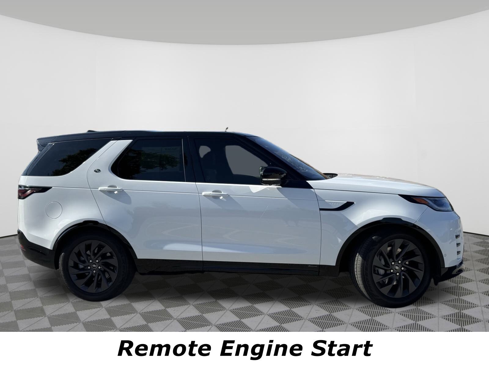 2022 Land Rover Discovery P300 S S R-Dynamic photo 2