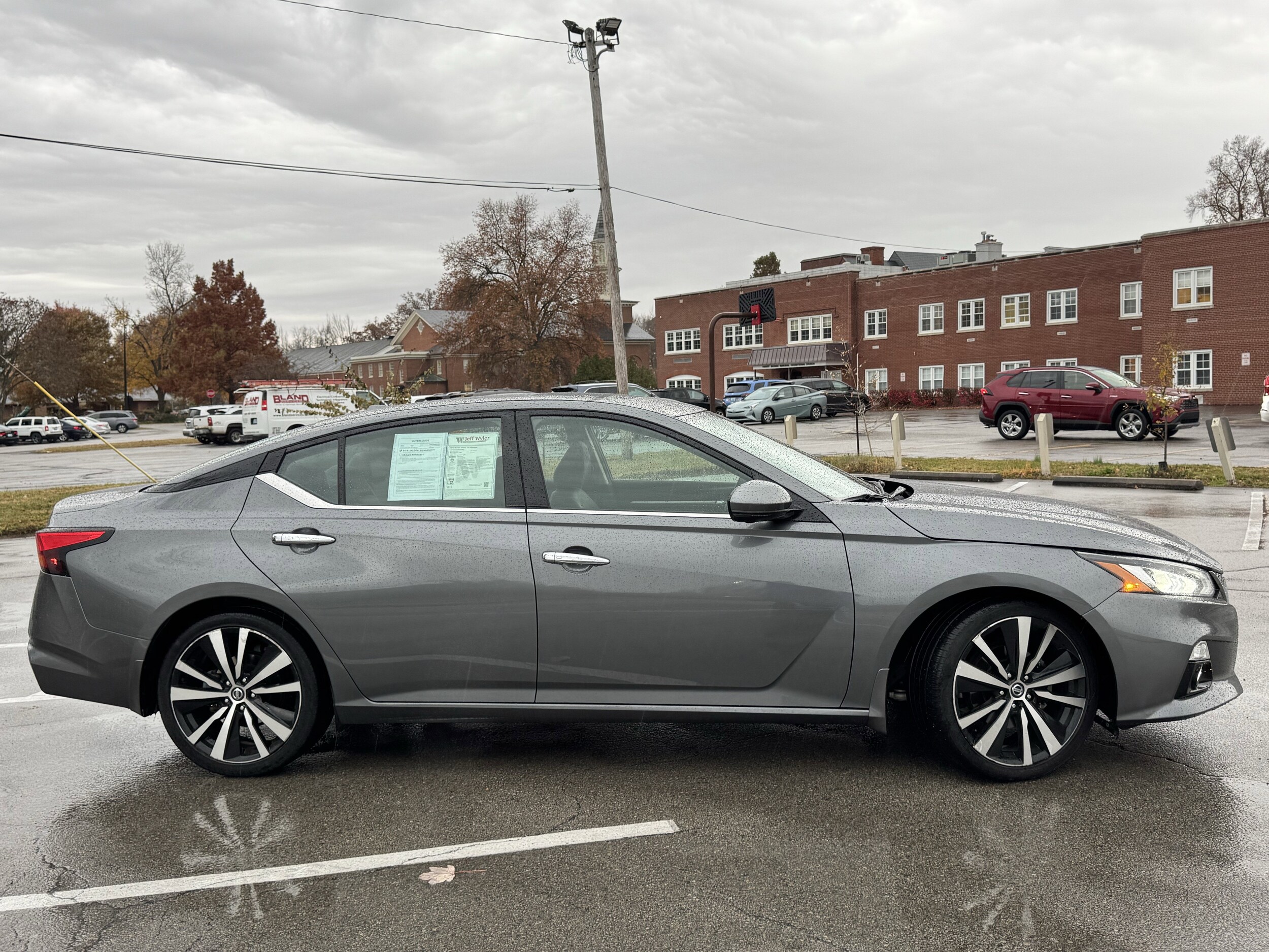 2019 Nissan Altima 2.5 Platinum photo 2