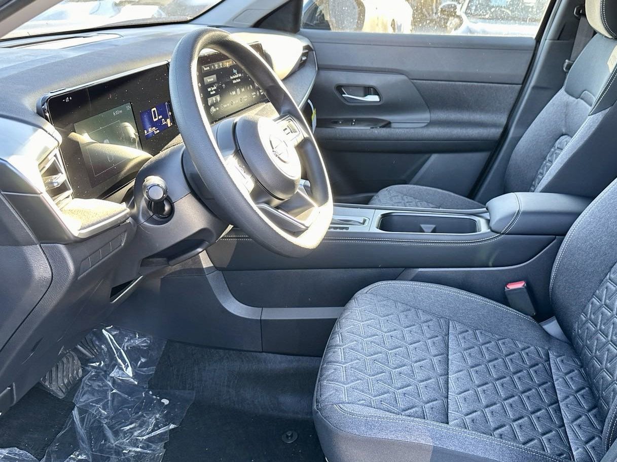 2025 Nissan Kicks SV photo 4
